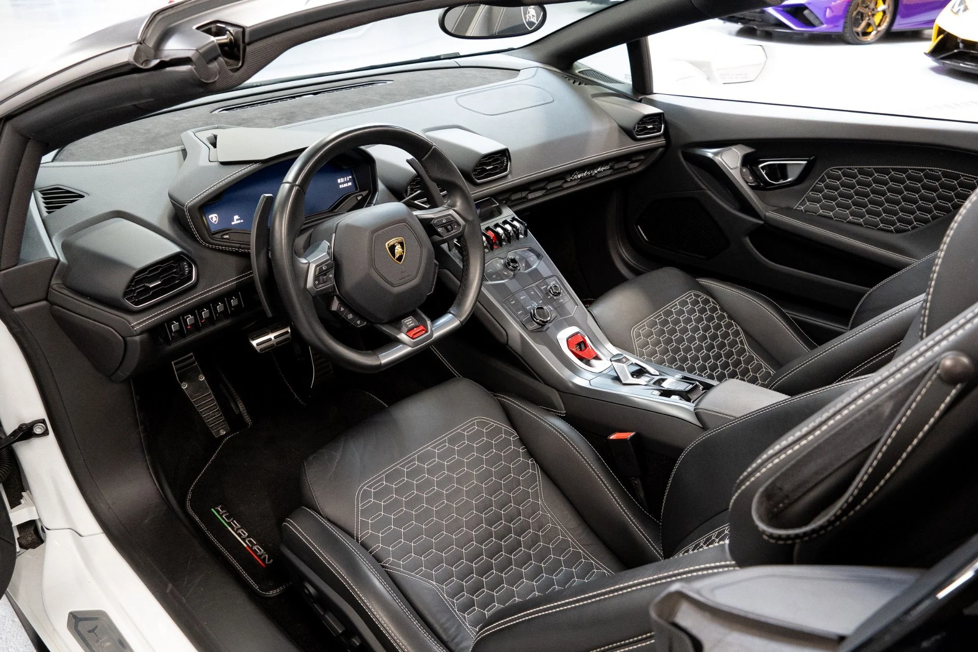 mph011_2739407845_Used_2017_Lamborghini_Huracan_LP_580_2_Spyder_1772480495_2731e33ebf