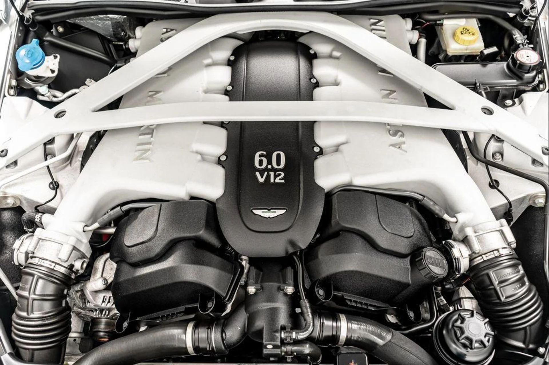 mph011_2741417939_Aw_N_Grh_F823s_Y3hj4_QJPNYY_Ec_Ls8_c45d7fe32f