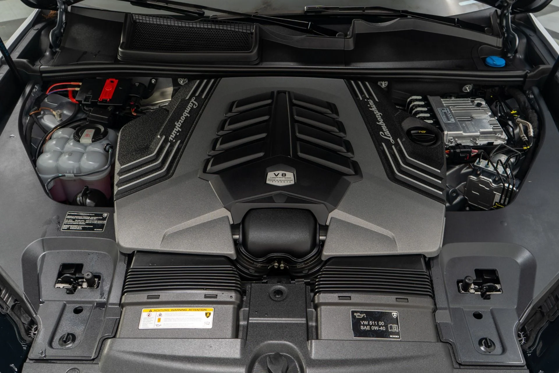 mph011_2742614227_Used_2024_Lamborghini_Urus_Performante_1759252680_dfe342766d