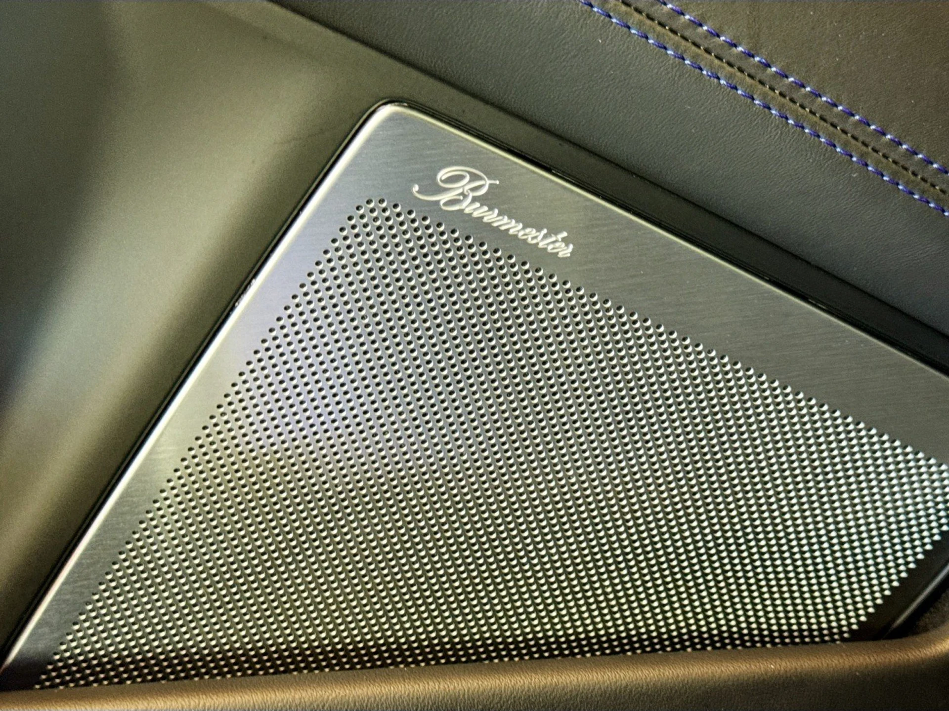 mph011_2745710158_5b9a44e506280659e452572182e5d83f_6024bd5933