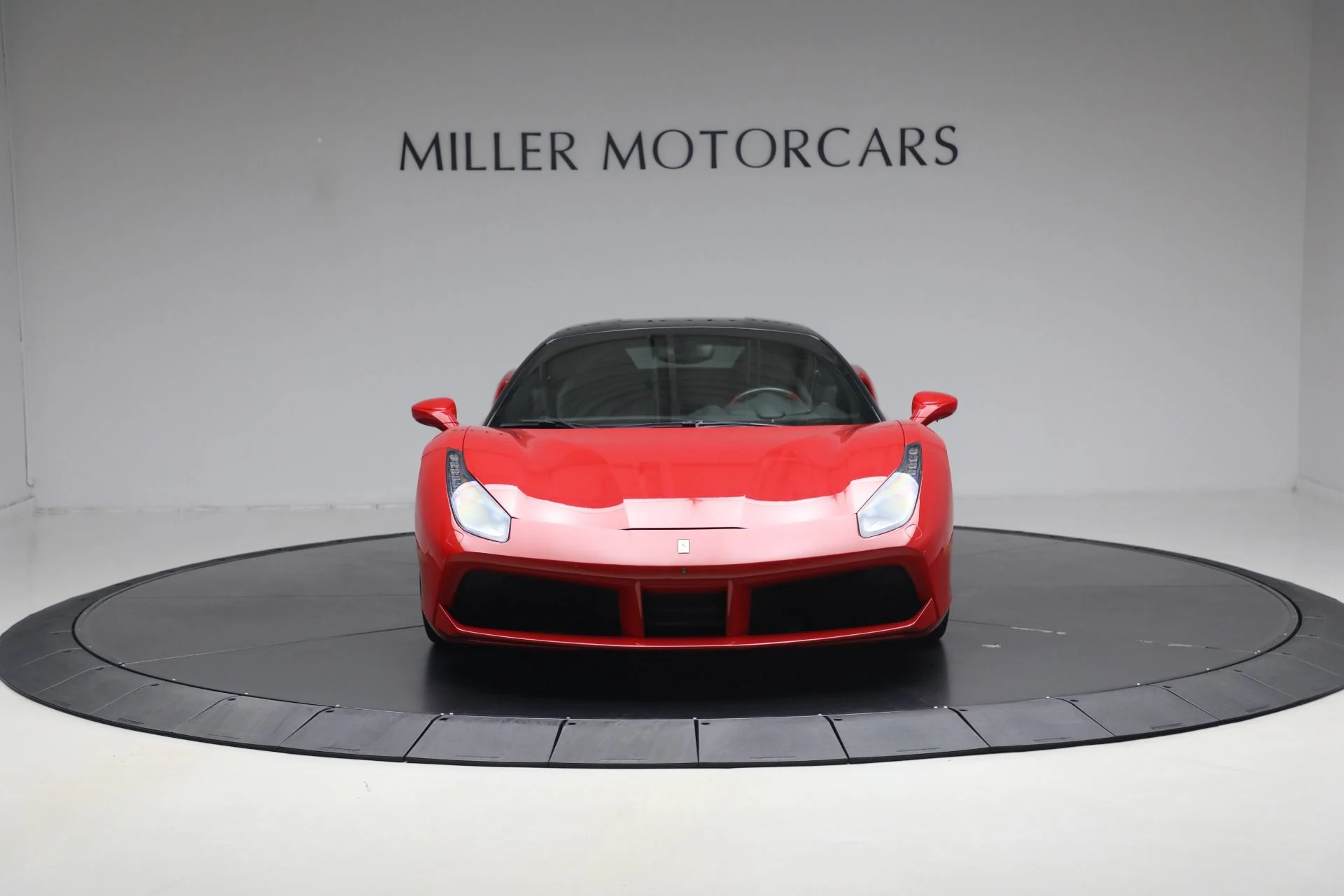mph011_2746984231_Used_2018_Ferrari_488_GTB_1785949713_f04e84dc8e