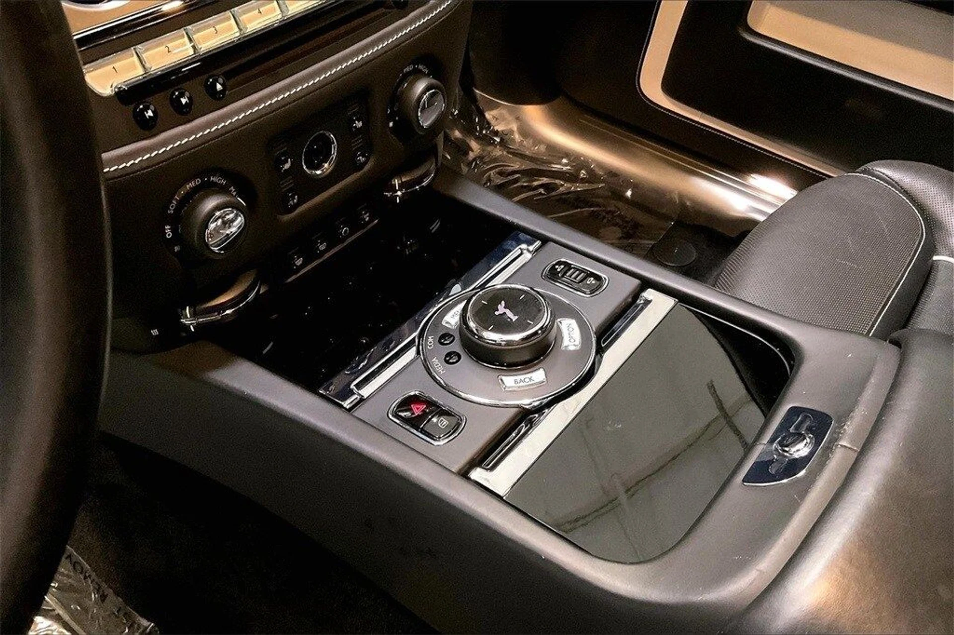 mph011_2753880021_5066a4df1ec40ba8c4b594949717e6f9x_8a36993f96