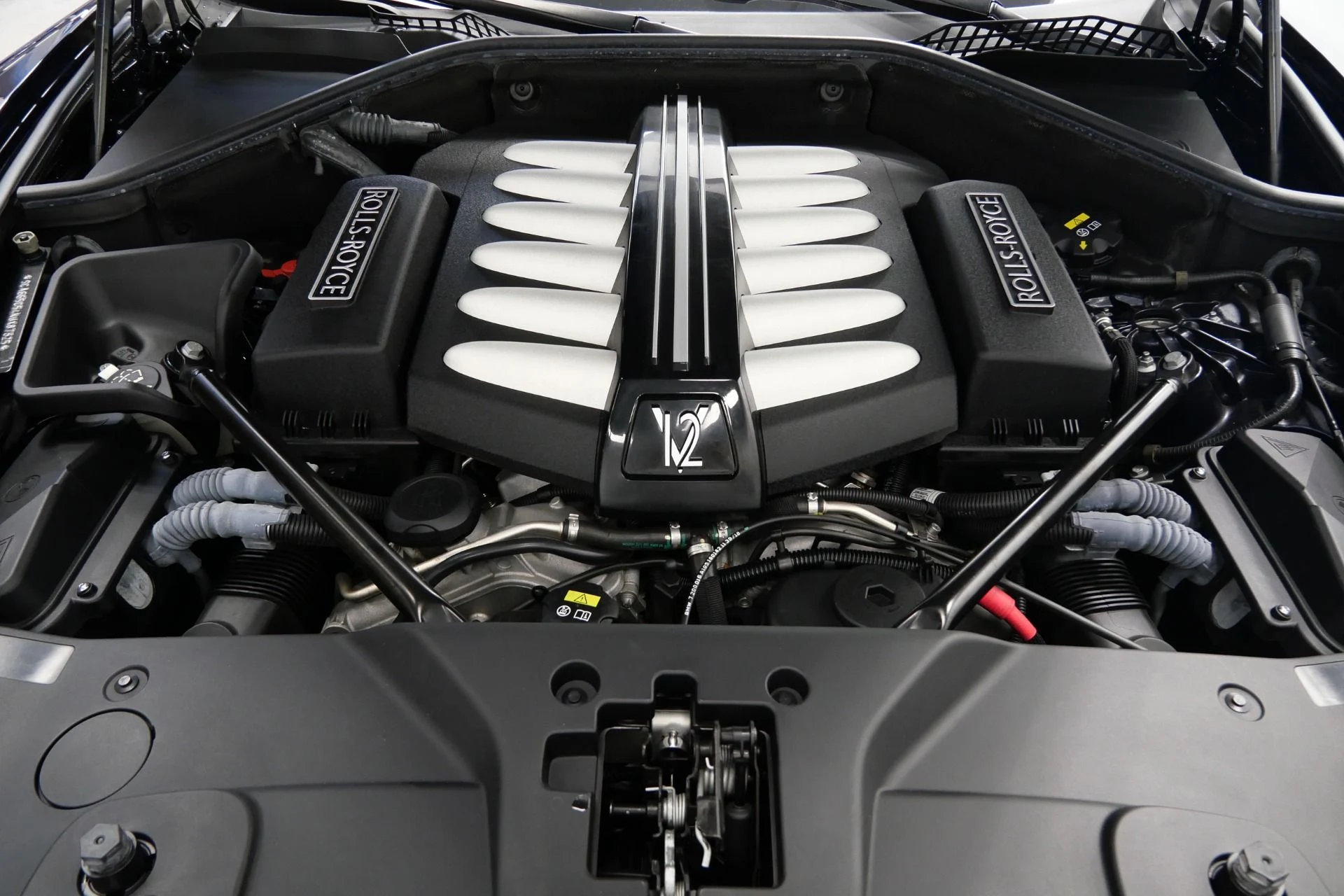 mph011_2754176492_Used_2019_Rolls_Royce_Wraith_The_Wraith_Package_Starlight_Headliner_Surround_Cameras_1773246282_074a16c291