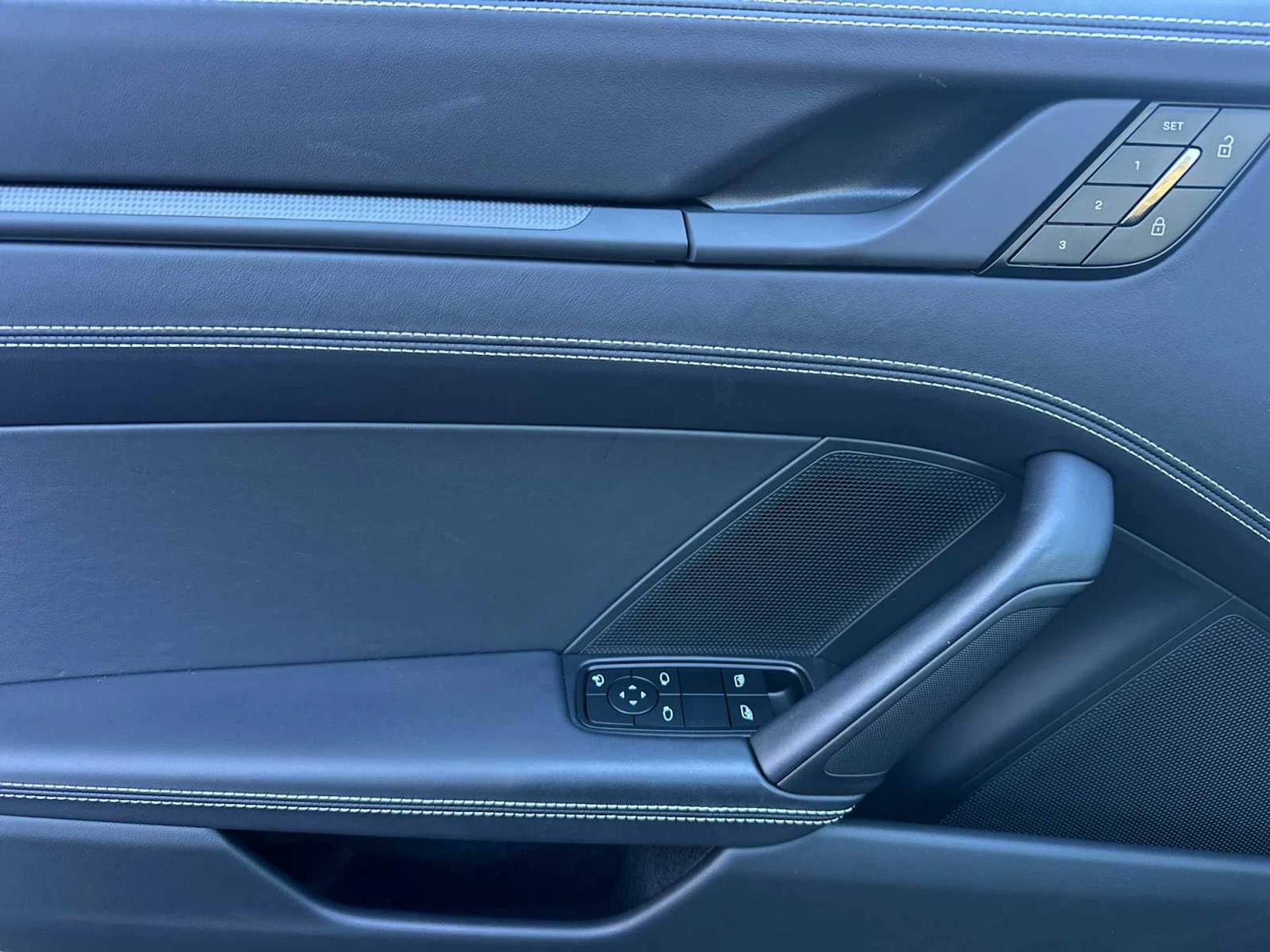 mph011_2764861863_6ec11b9fa6c437e4c9e91e1bff0b0b25x_530749bec6