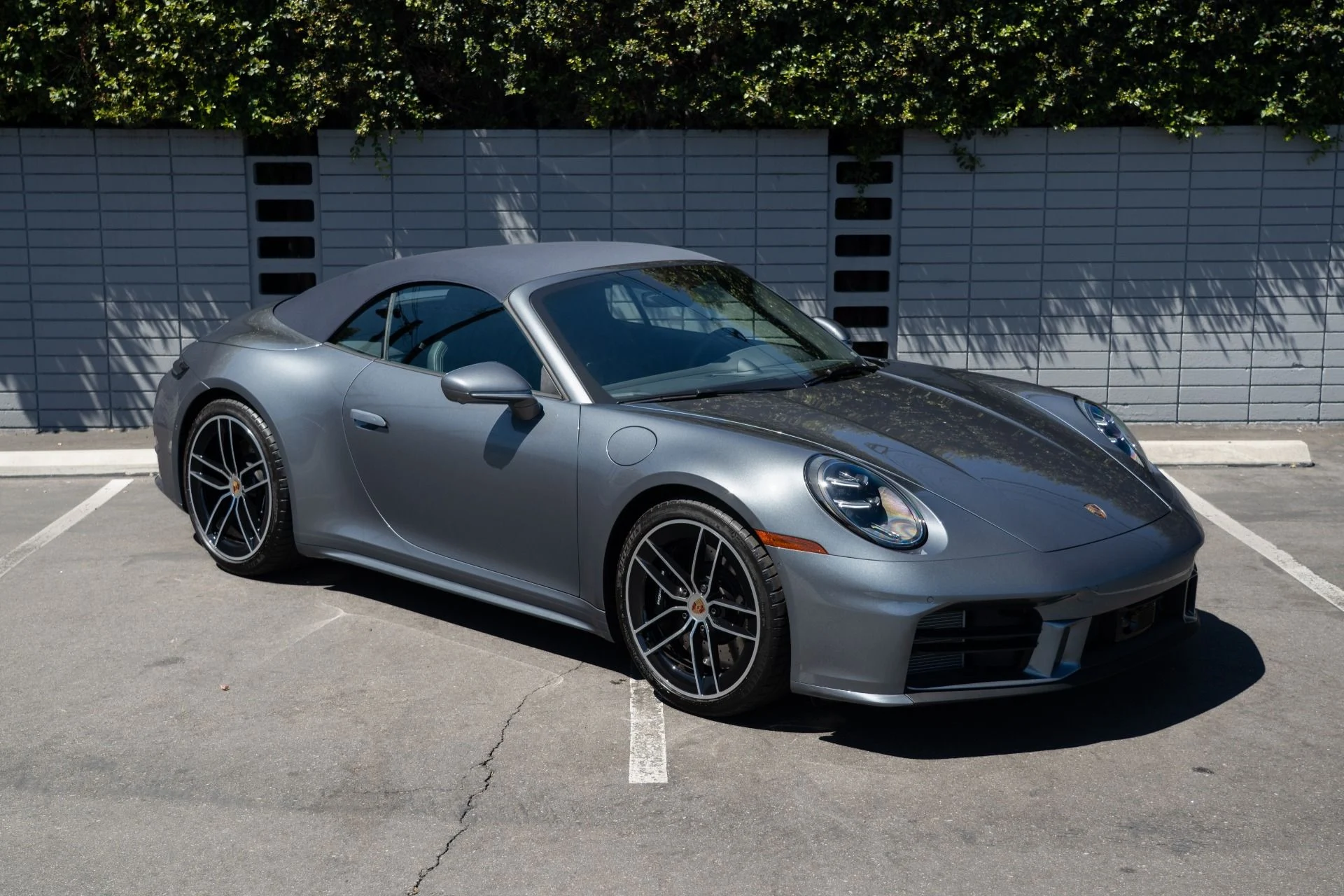 mph011_2764919301_Used_2025_Porsche_911_Carrera_S_1757361864_9c03037fad