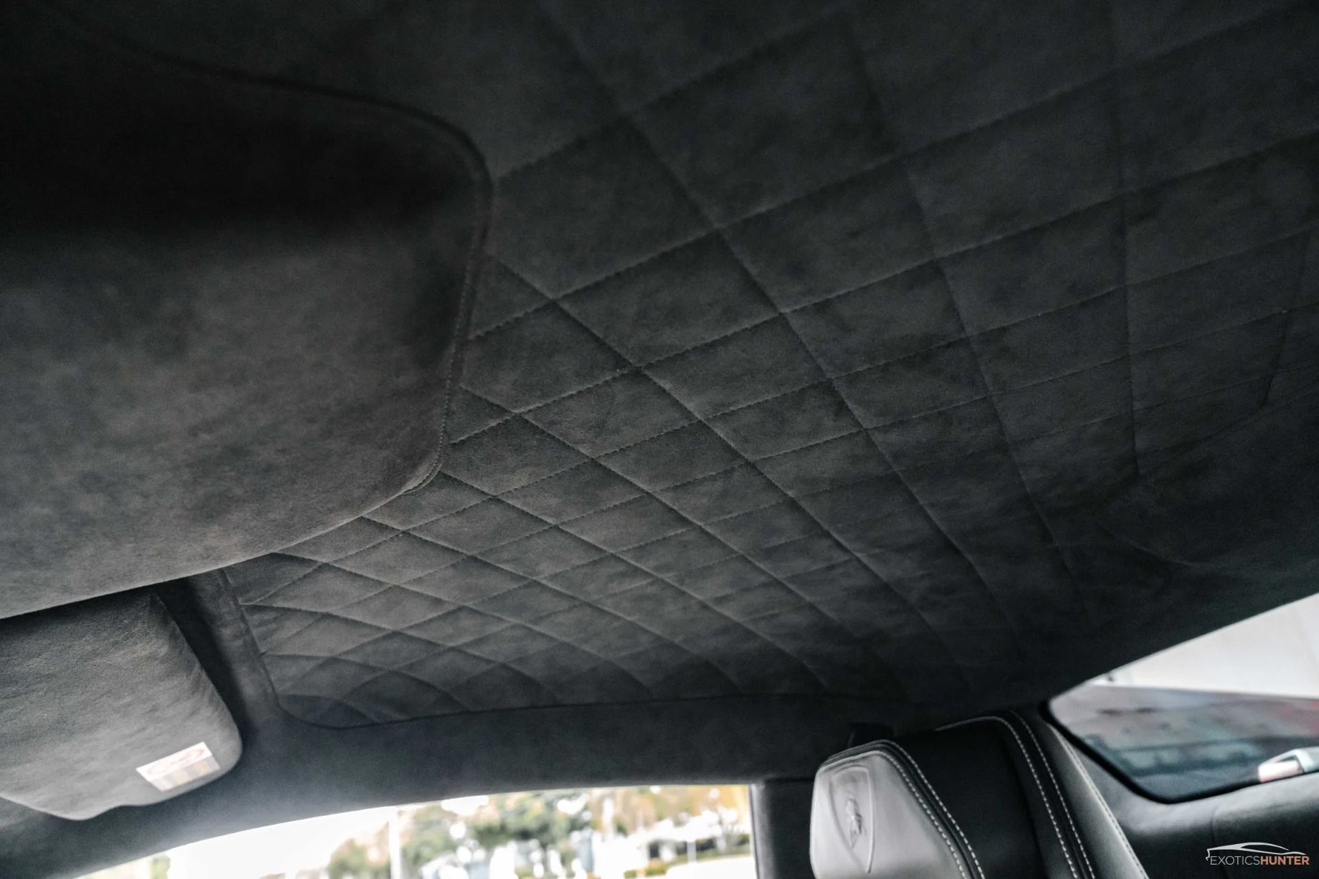 mph011_2772136561_Used_2012_Lamborghini_Gallardo_LP_550_2_w_a_White_Interior_Diamond_Stitch_Reverse_Cam_Front_Lift_1696105908_2434426de2