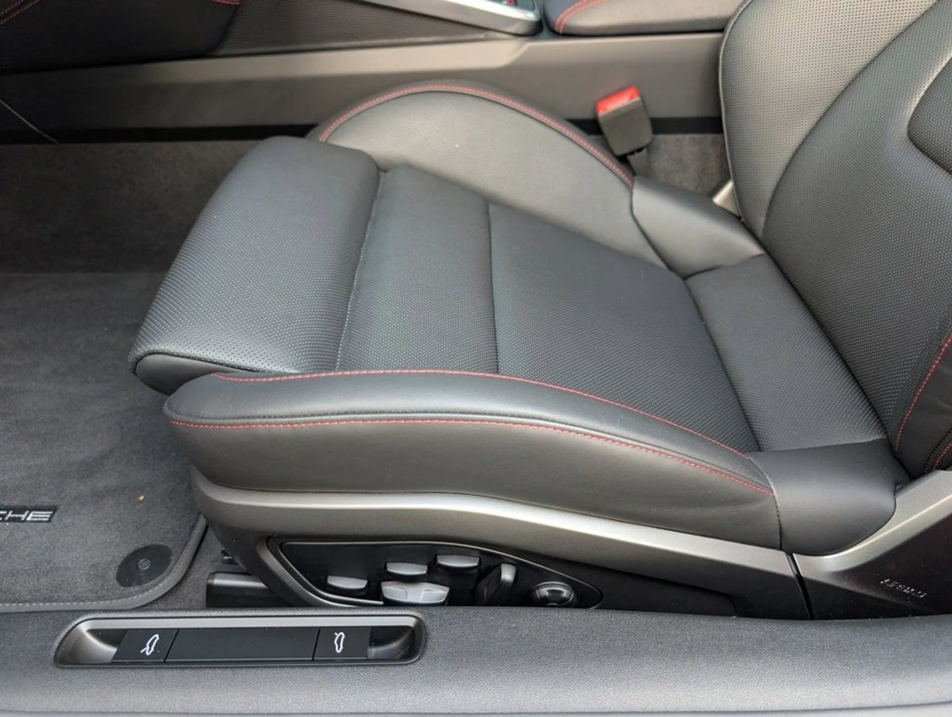 mph011_2777181988_1a517cdd3abb7e861664c055dcc0421cx_5cba60ae72