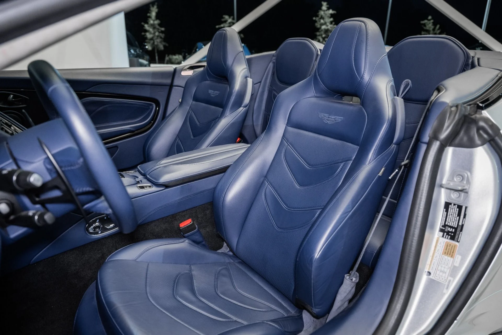 mph011_2778486986_Used_2020_Aston_Martin_DBS_Superleggera_1754334854_29e313d472