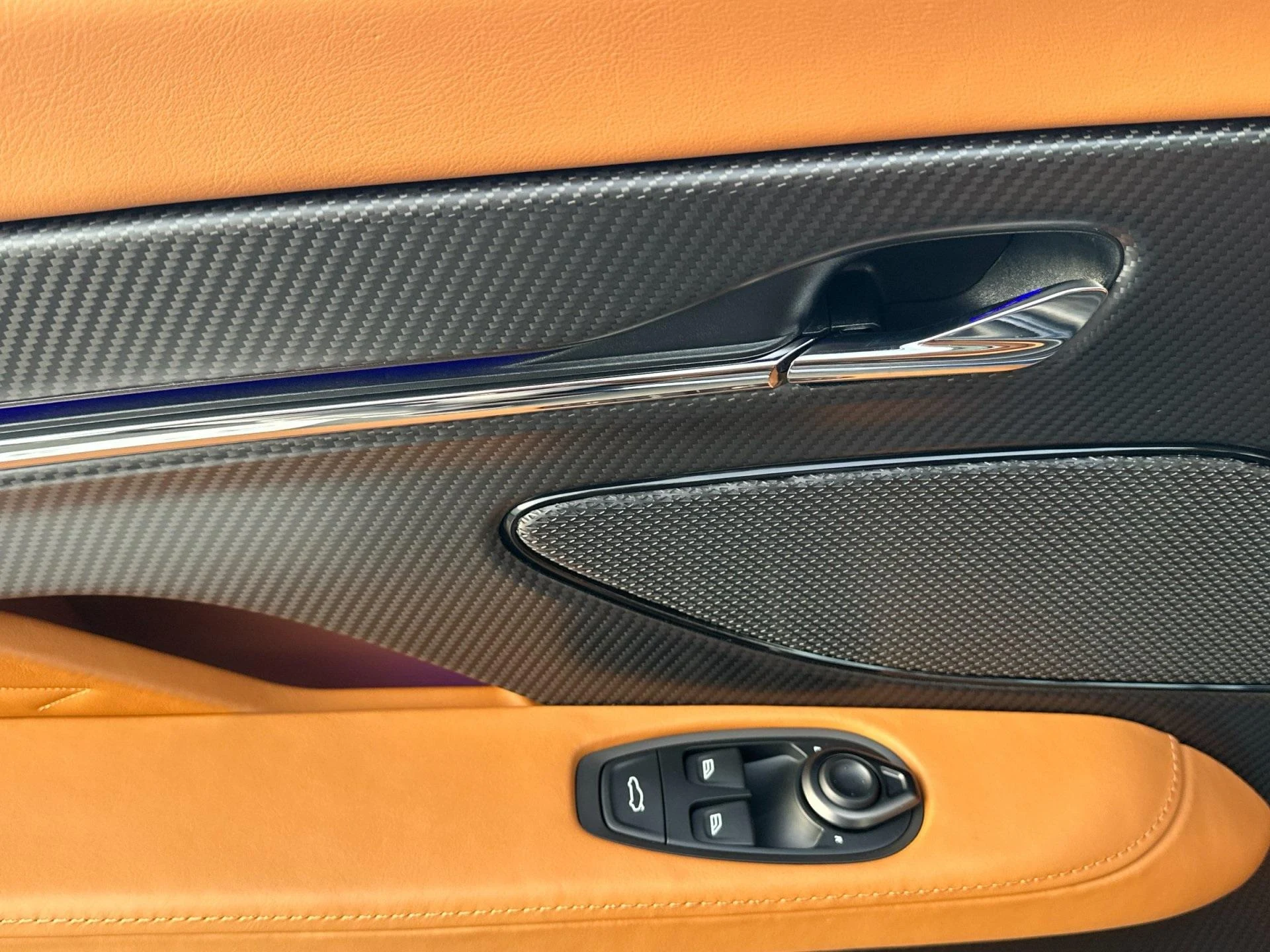 mph011_2779200010_New_2026_Aston_Martin_DB_12_1764753311_d6e8654ba5