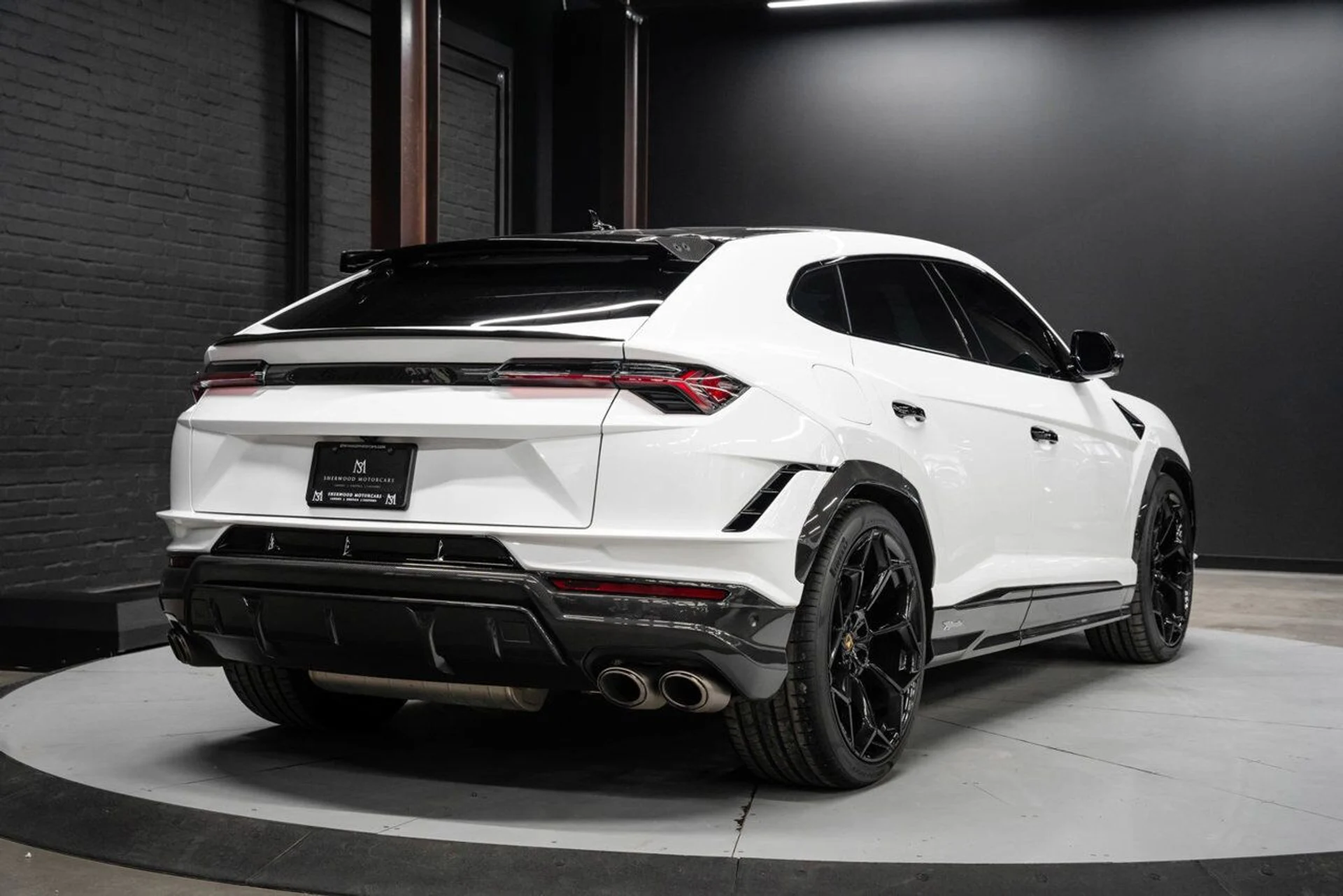 mph011_2786044409_lamborghini_urus_2023_194e68ee1b