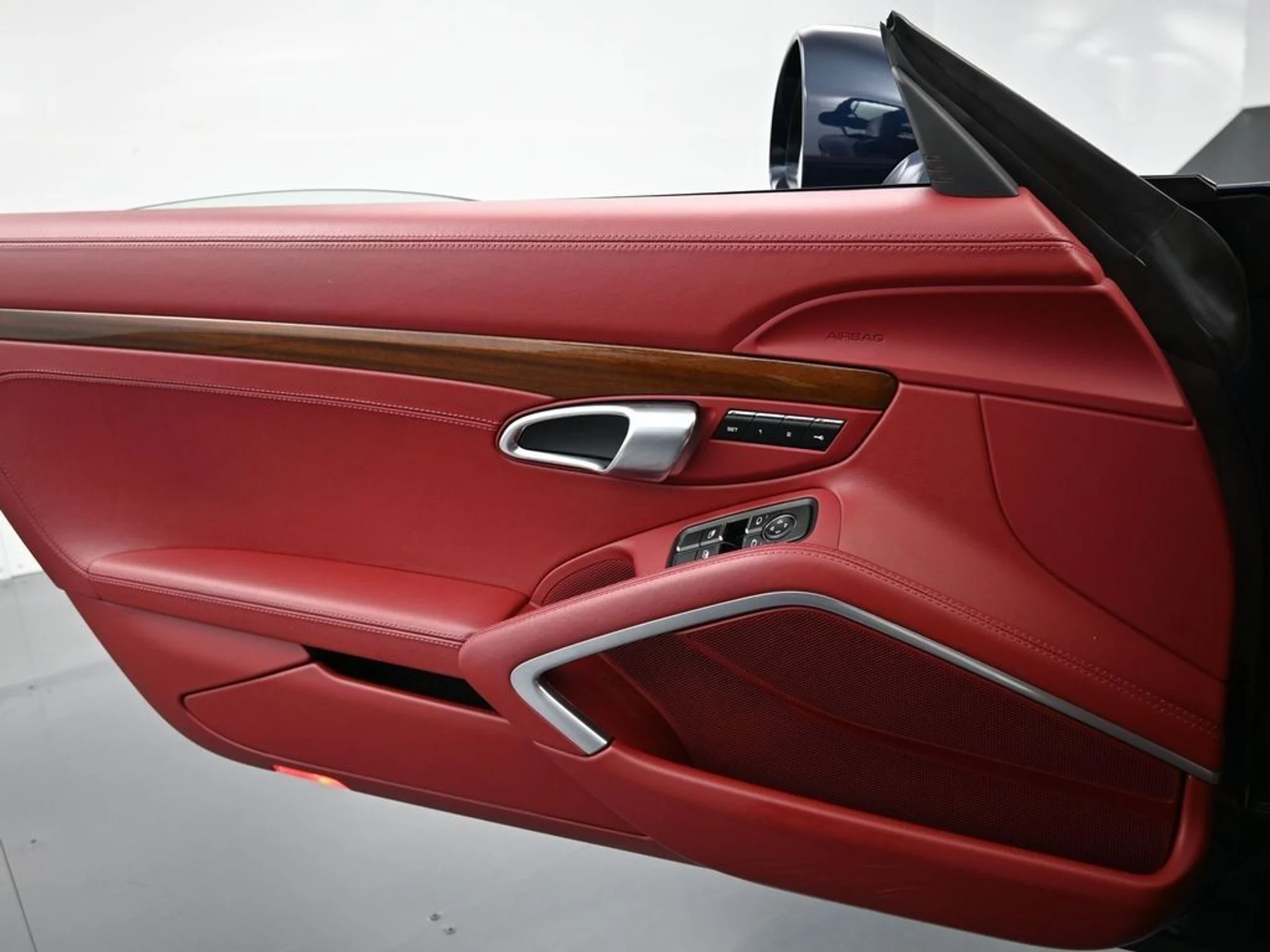 mph011_2793207227_84f9e099a063b402dcd0233fa1ffb9ef_fac667ebcf