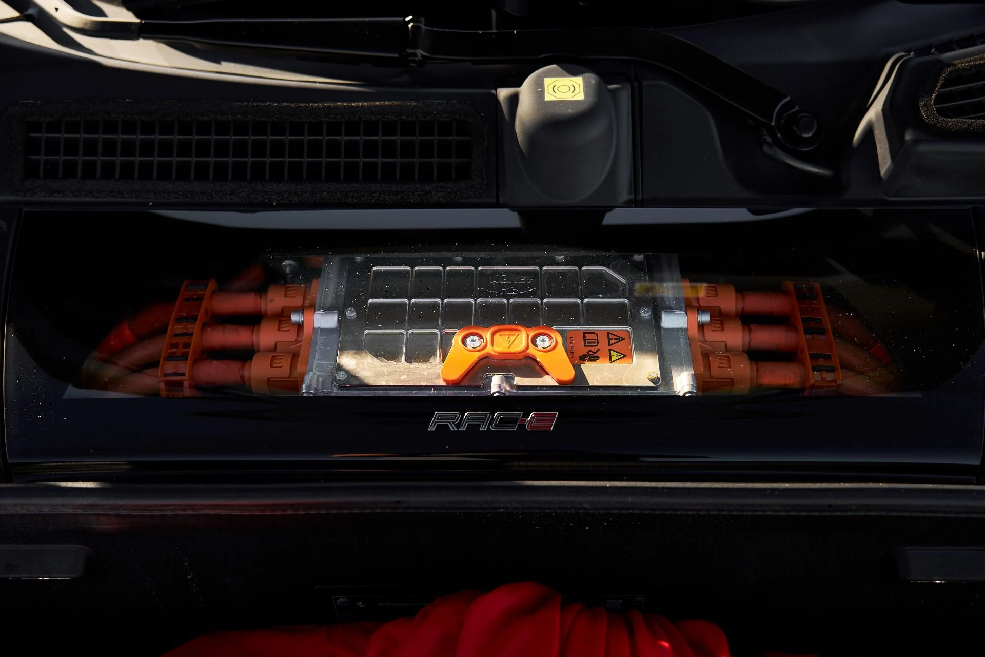 mph011_2804920145_Used_2023_Ferrari_SF_90_Stradale_Base_1762650929_aca155e172