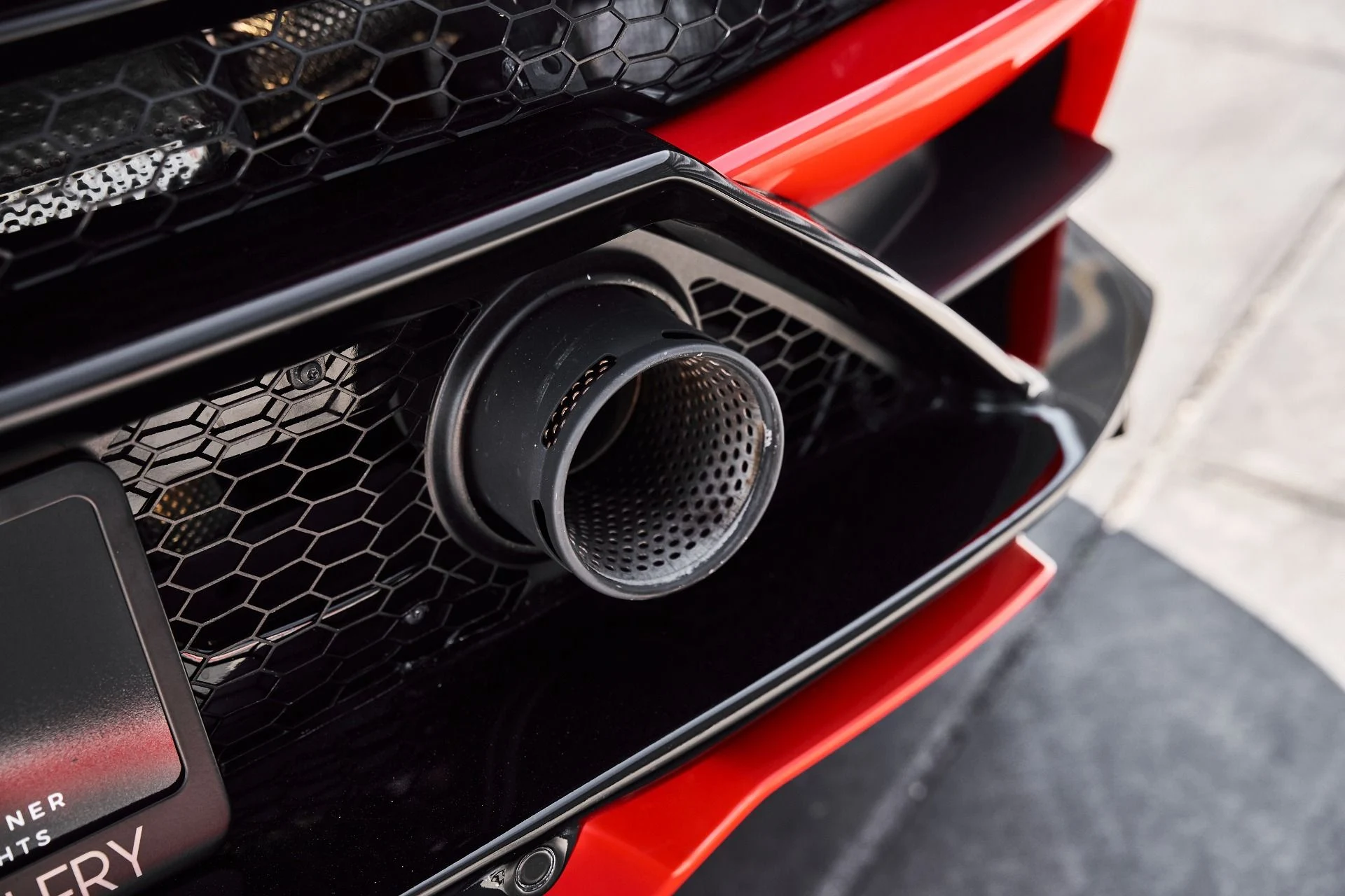 mph011_2805567825_Used_2023_Lamborghini_Huracan_EVO_Base_1776733377_ce8ba0984d