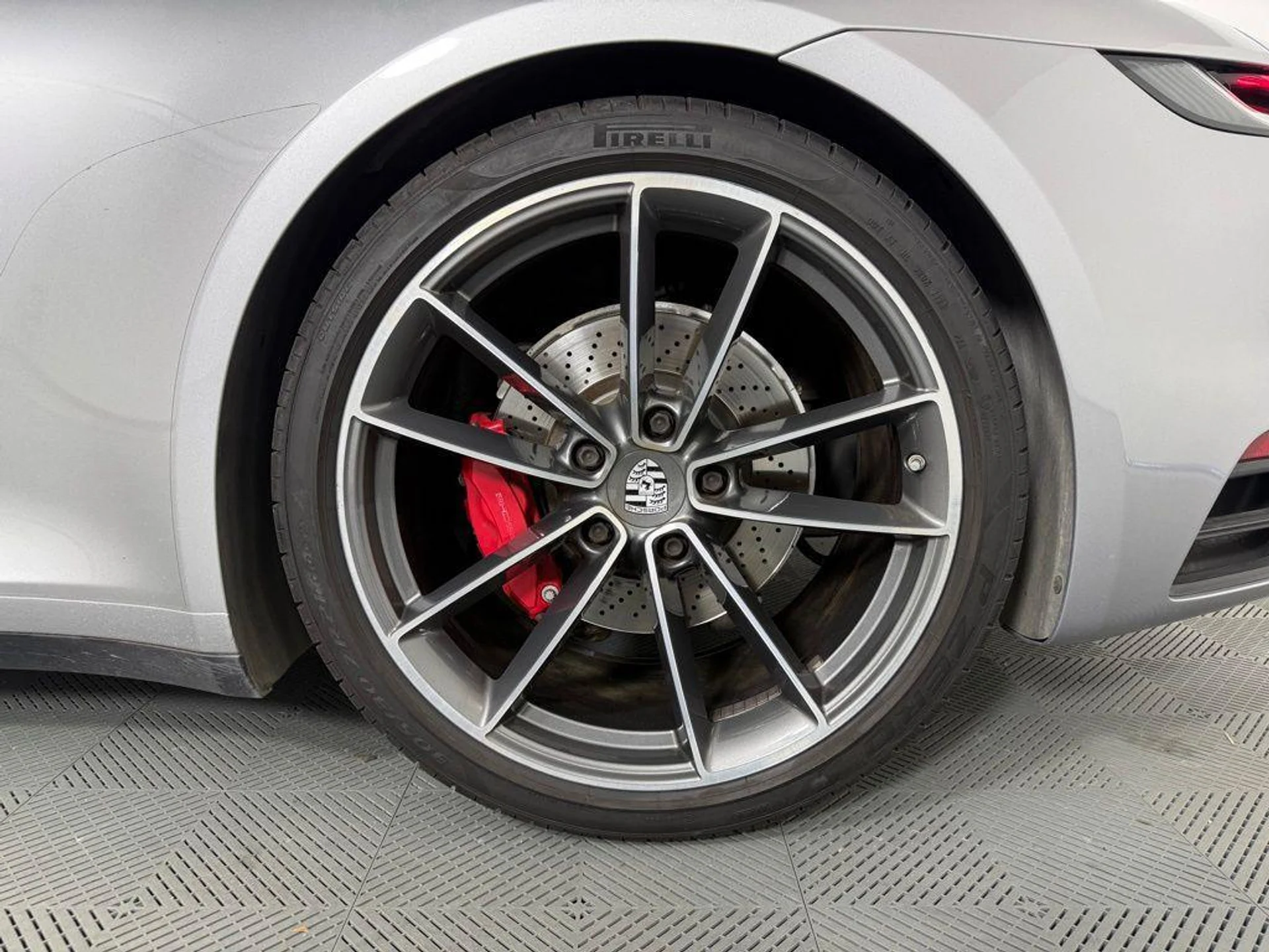 mph011_2806815026_Sw_jj7_IOBPDM_Ygx_BG_Jd_YA_Apt_Xv_M_5cd5dba5d2