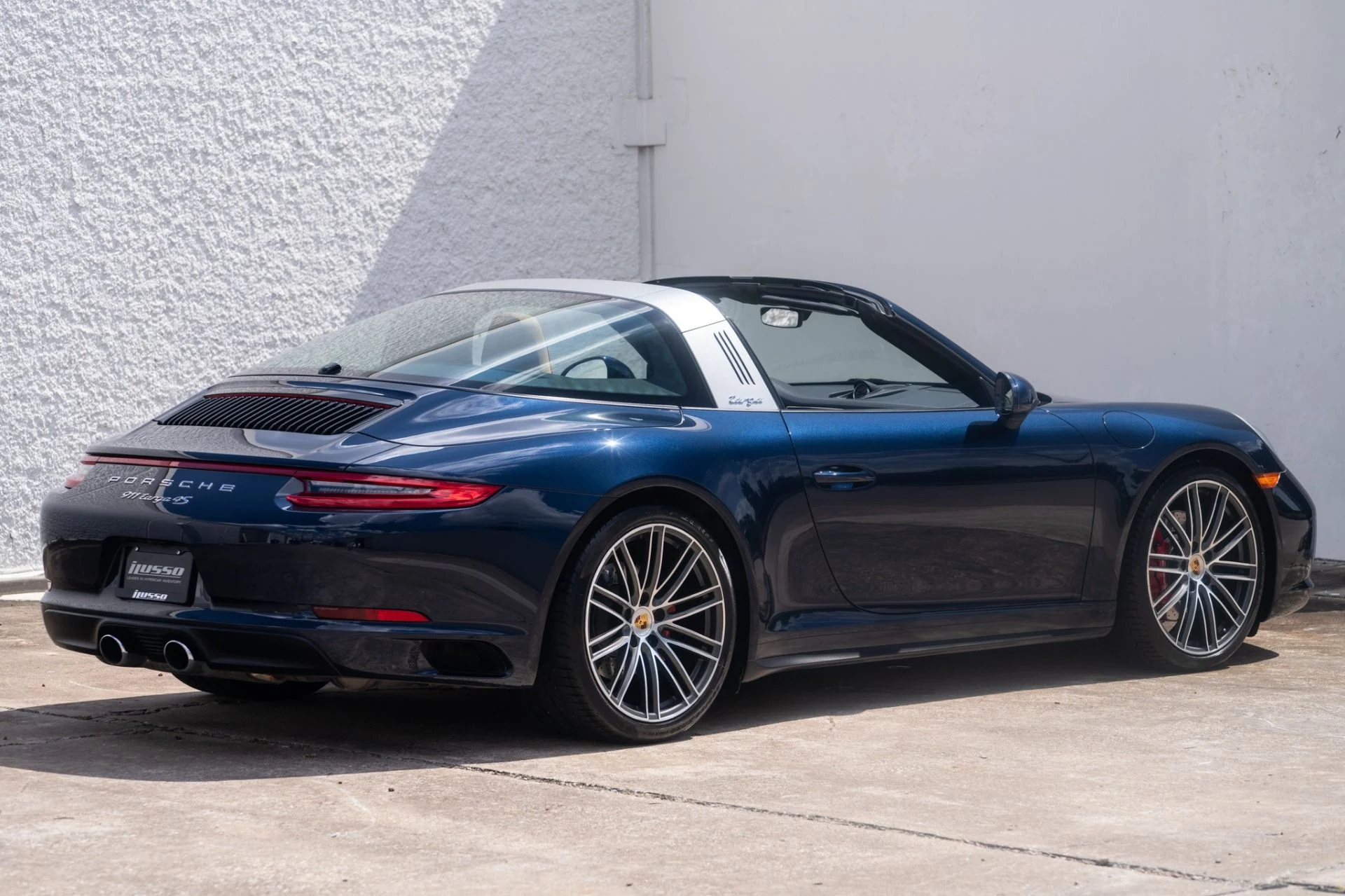 mph011_2814804091_Used_2019_Porsche_911_Targa_4_S_1759788578_dbad4f49d6
