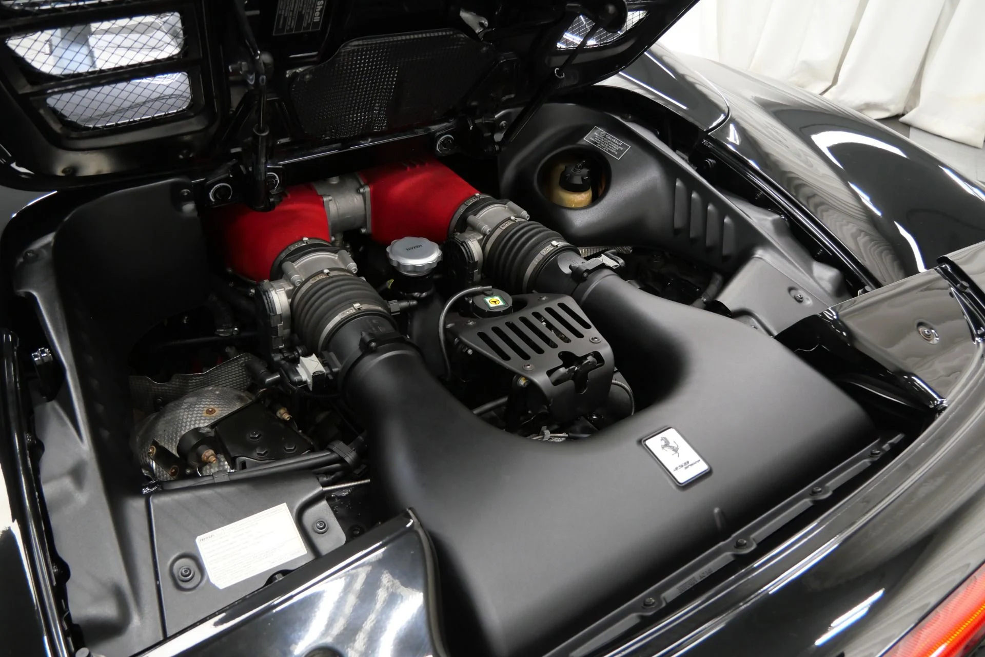 mph011_2817762844_Used_2013_Ferrari_458_Spider_1758308193_d6ba54d9c8
