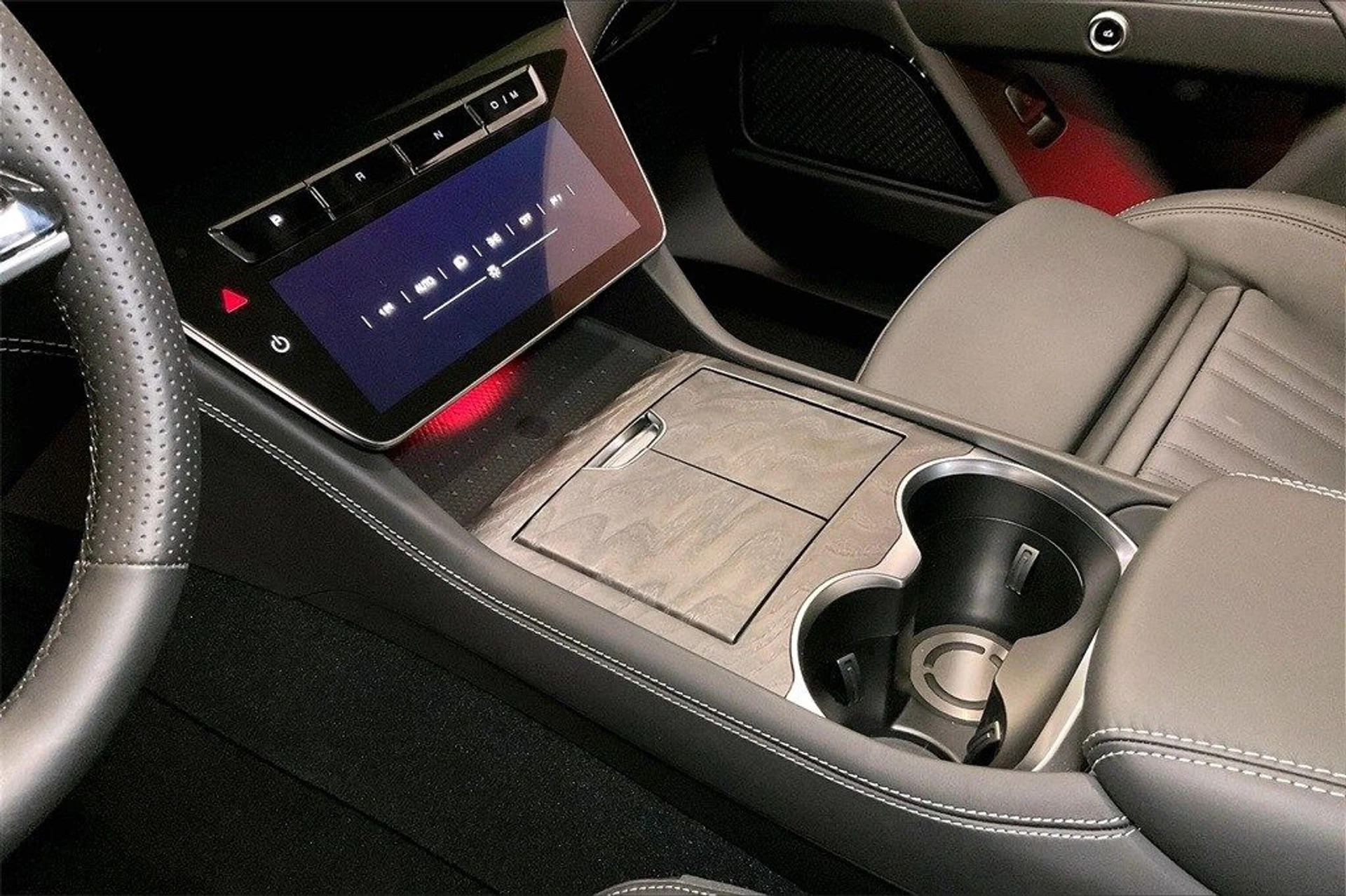 mph011_2818255136_aa72a060f4bd4a97405b4403670078cfx_94080fc7cf