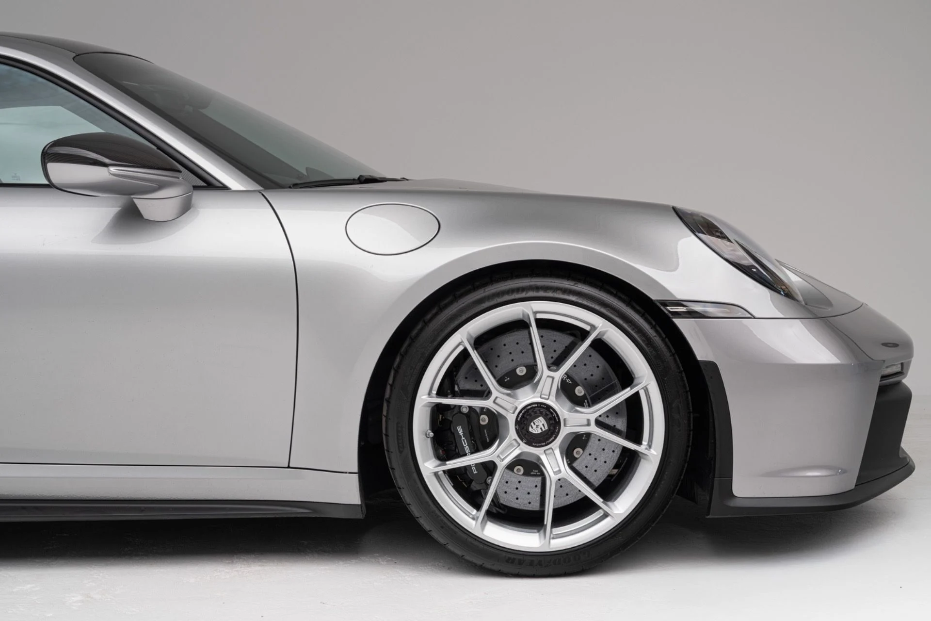 mph011_2823579102_Used_2024_Porsche_911_GT_3_Touring_1776272096_f785e8356d