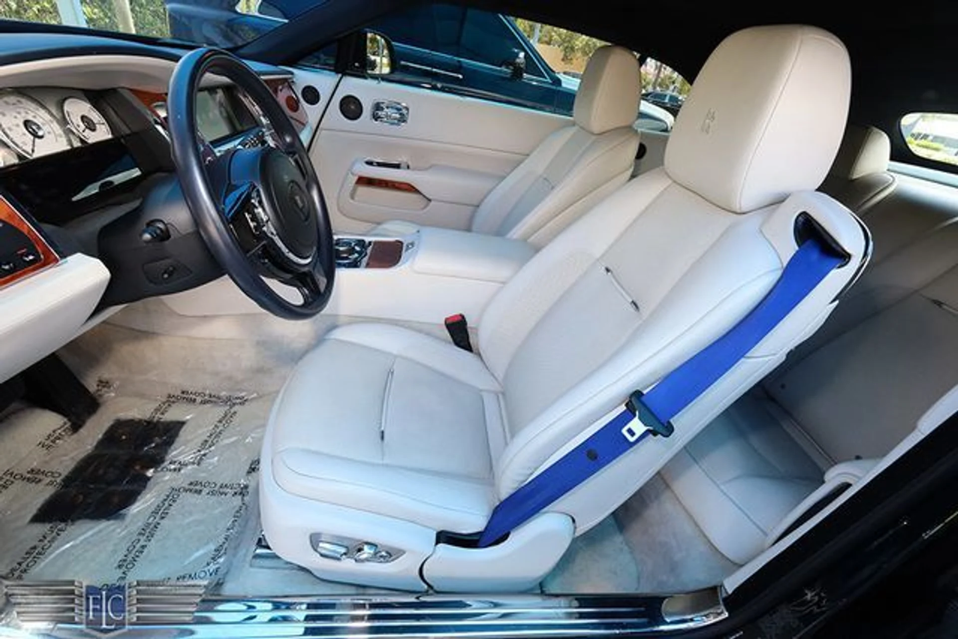mph011_2827287330_used_2016_rolls_royce_dawn_2drconvertible_6305_22995256_16_640_62fb456ab5