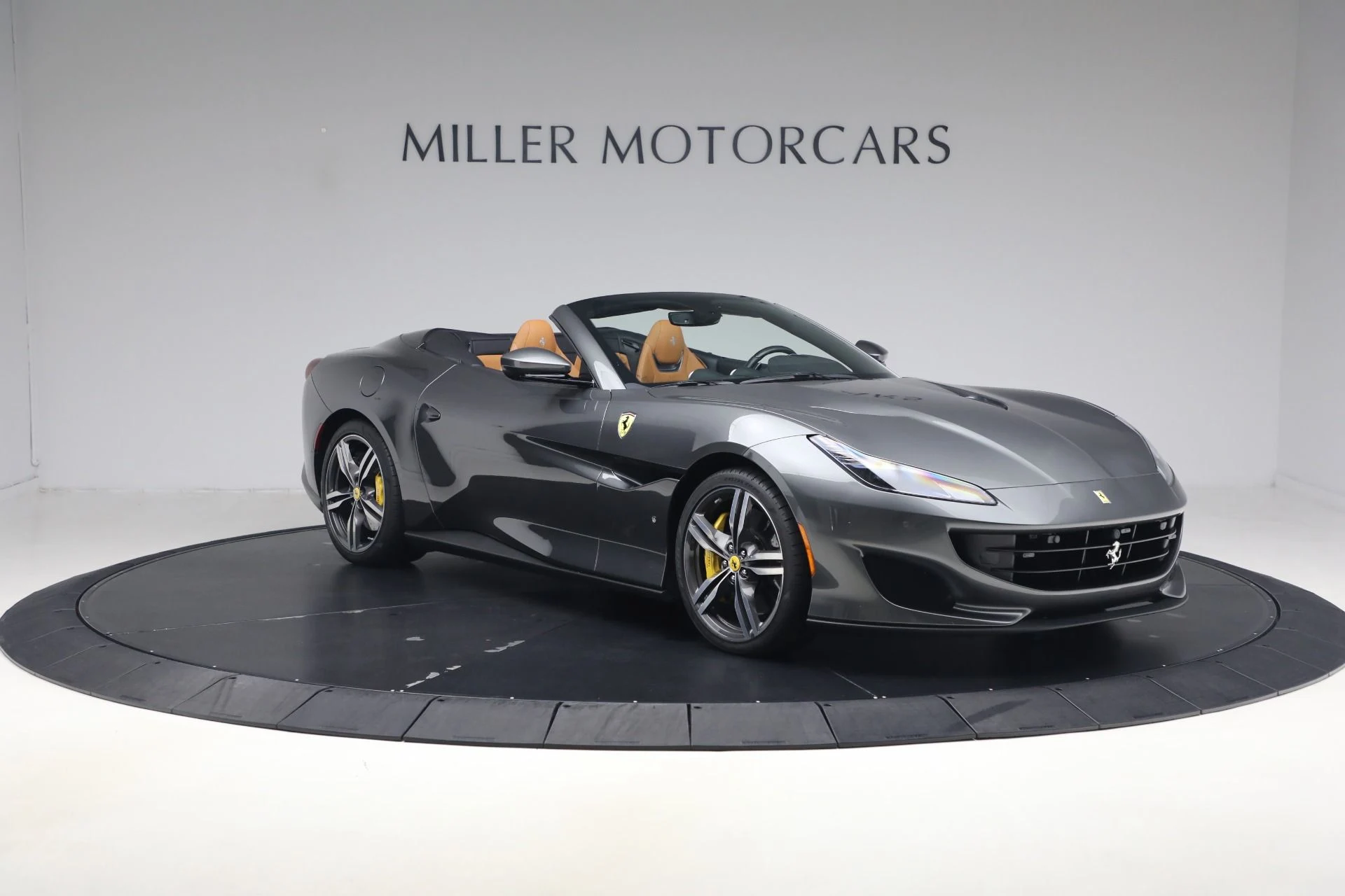 mph011_2831328172_Used_2019_Ferrari_Portofino_1791044080_4aac6a3495