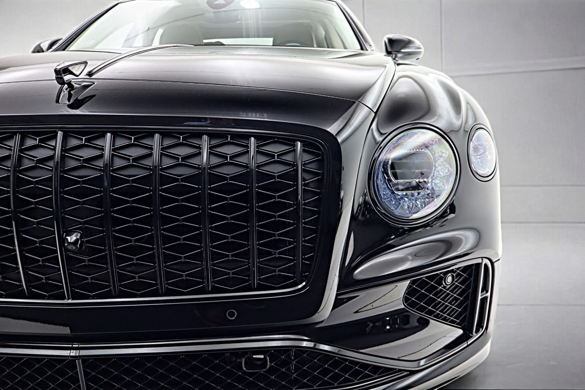 mph011_2833798883_New_2026_BENTLEY_Flying_Spur_Azure_V8_6af9b082ea