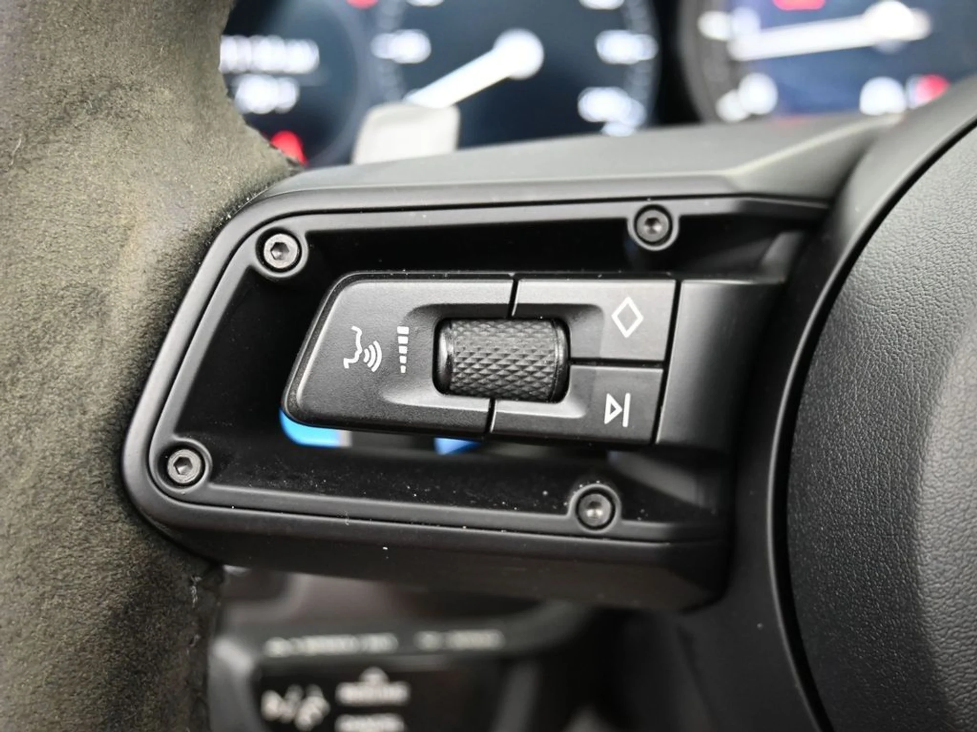 mph011_2842736782_0d6247557441c38399a692ad9c6c7040_0c04699e40