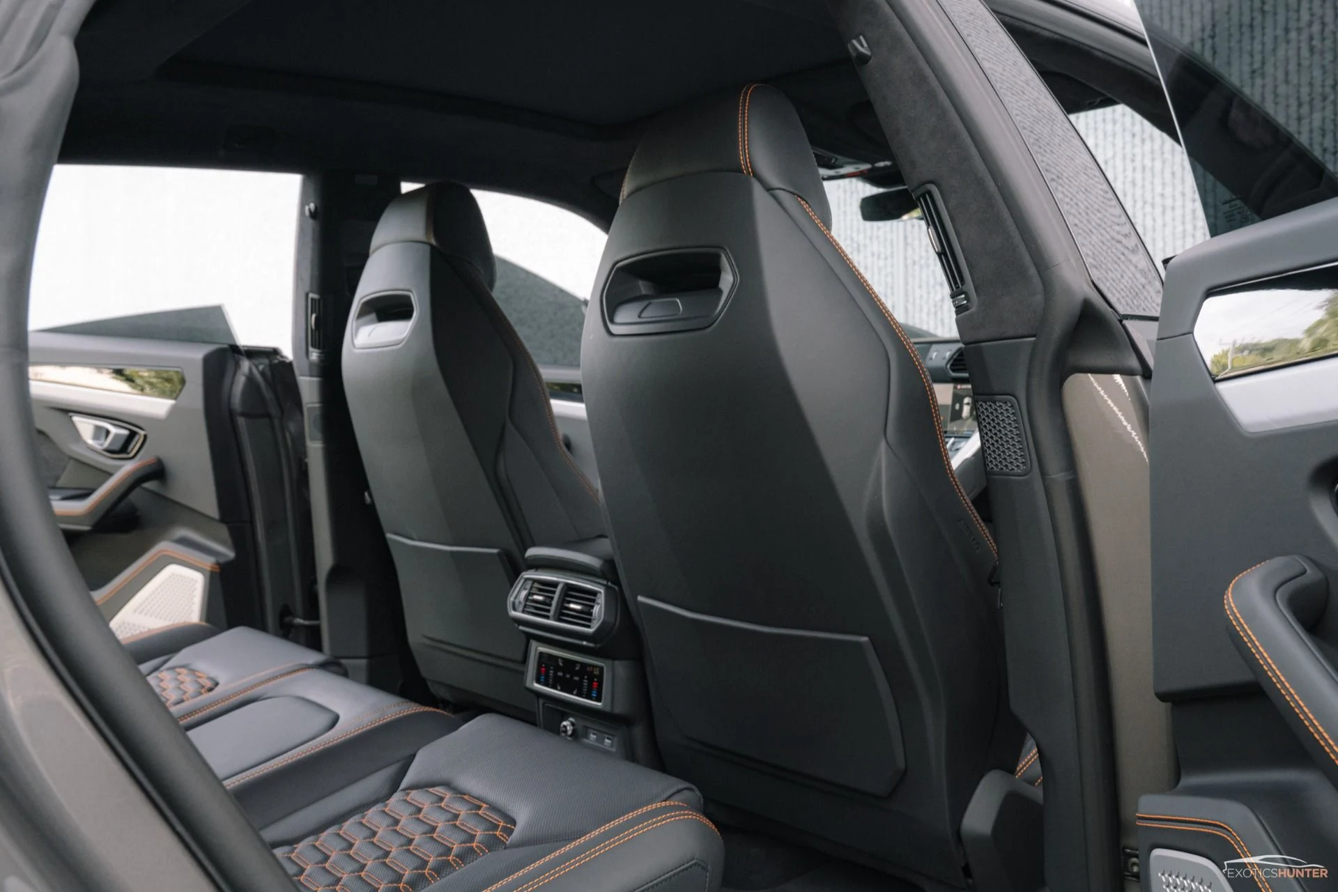 mph011_2845245123_Used_2021_Lamborghini_Urus_w_Bang_Olufsen_Advanced_Sound_Parkassist_1758750772_58922497fb