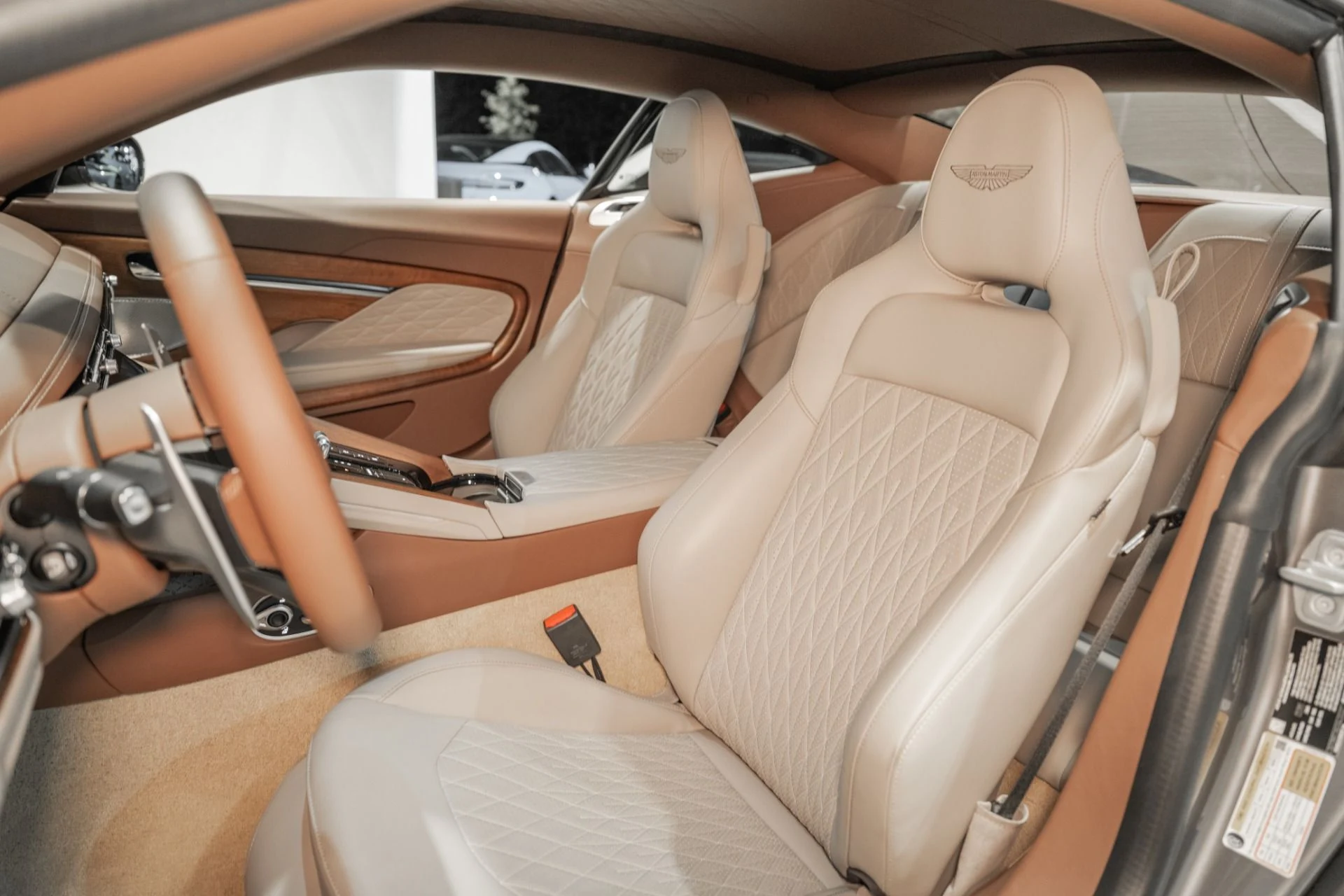 mph011_2846436936_Used_2025_Aston_Martin_DB_12_V8_1762356826_d402d356be