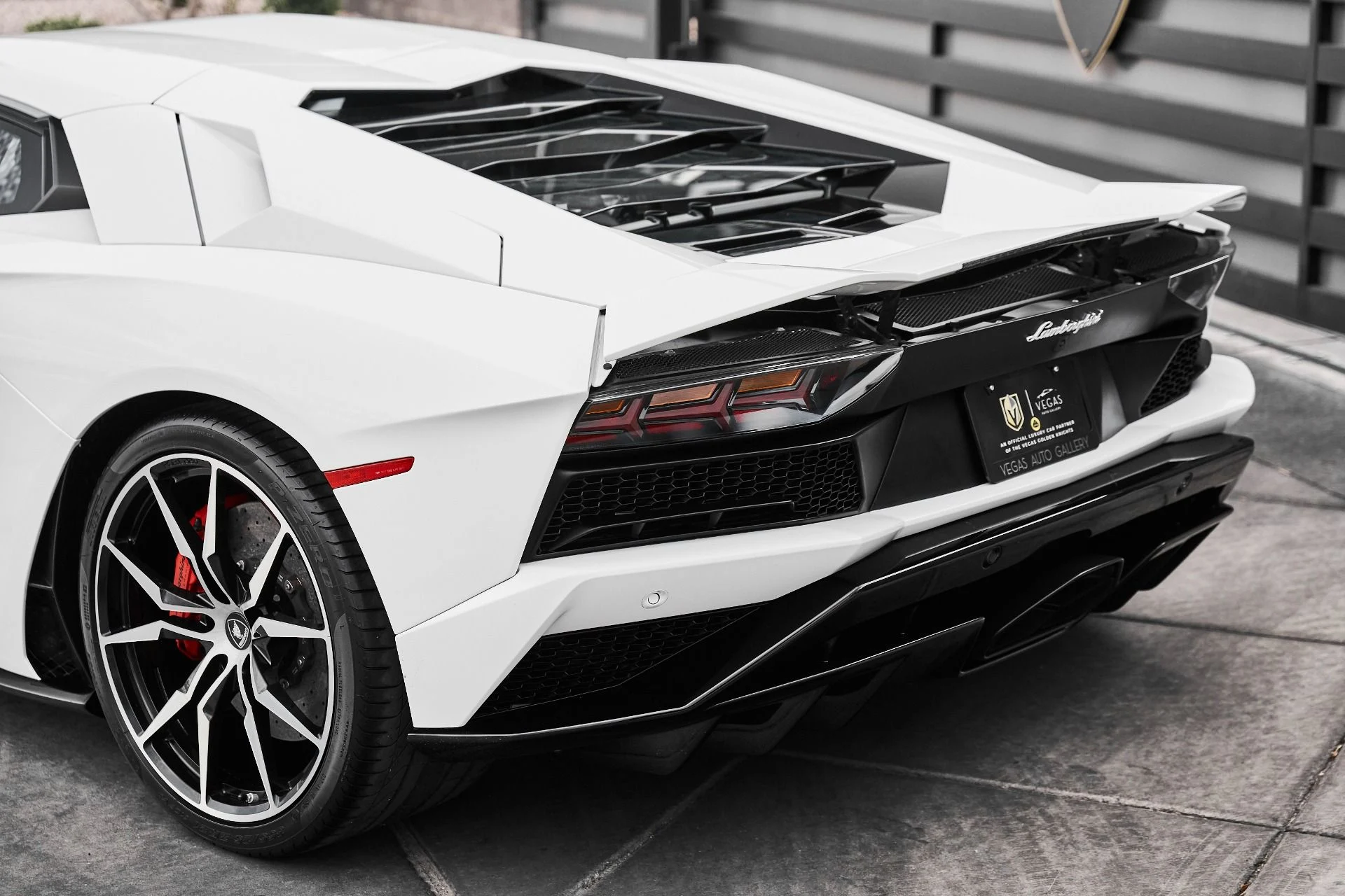 mph011_2848717378_Used_2018_Lamborghini_Aventador_S_Base_1775006804_279d679072