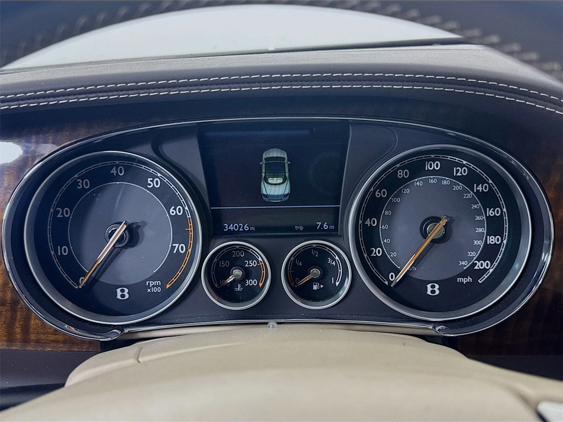 mph011_285119000_9fd79797efc58227490c535751d2227ax_005edc64c2