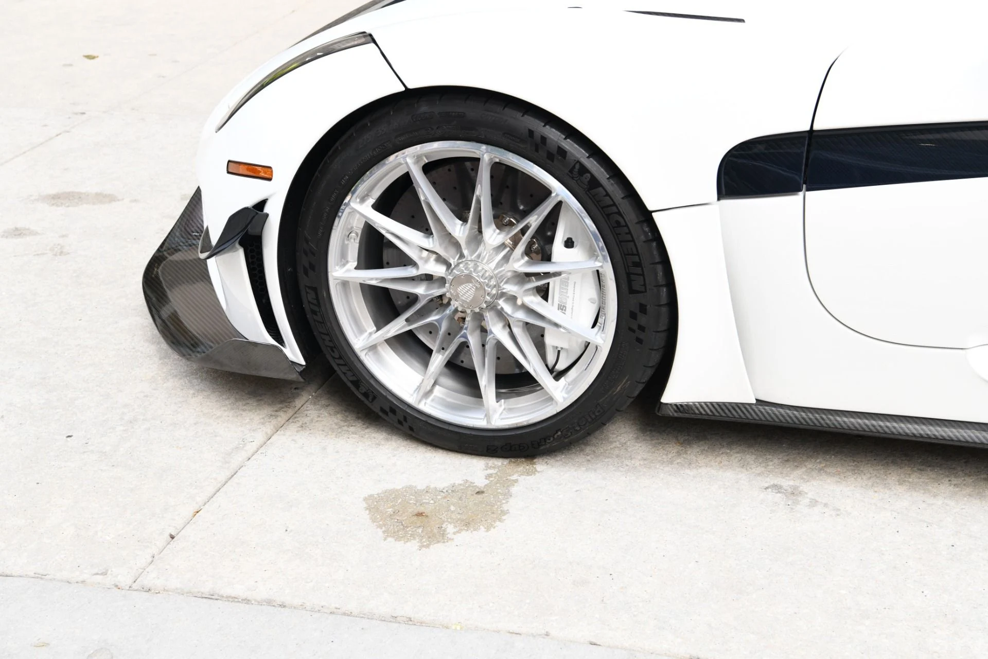 mph011_2852463448_10195_p13_l_476b275885