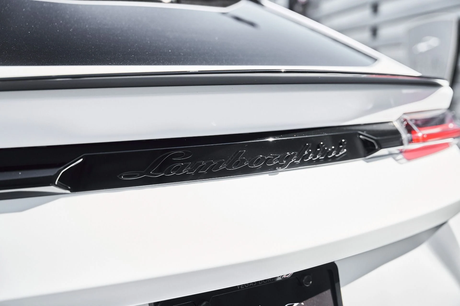 mph011_2861225592_Used_2023_Lamborghini_Urus_S_1780535942_d554d06a25