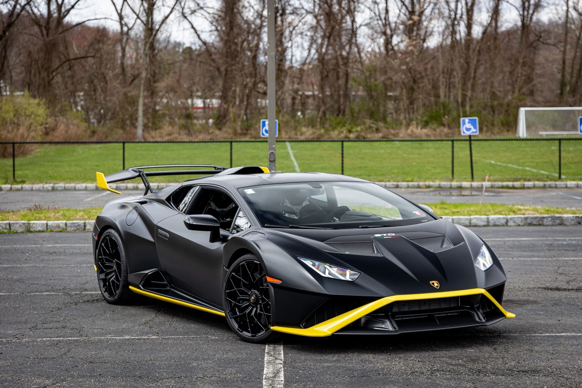 mph011_2866142751_Used_2023_Lamborghini_Huracan_STO_1724257778_867e42f5c4