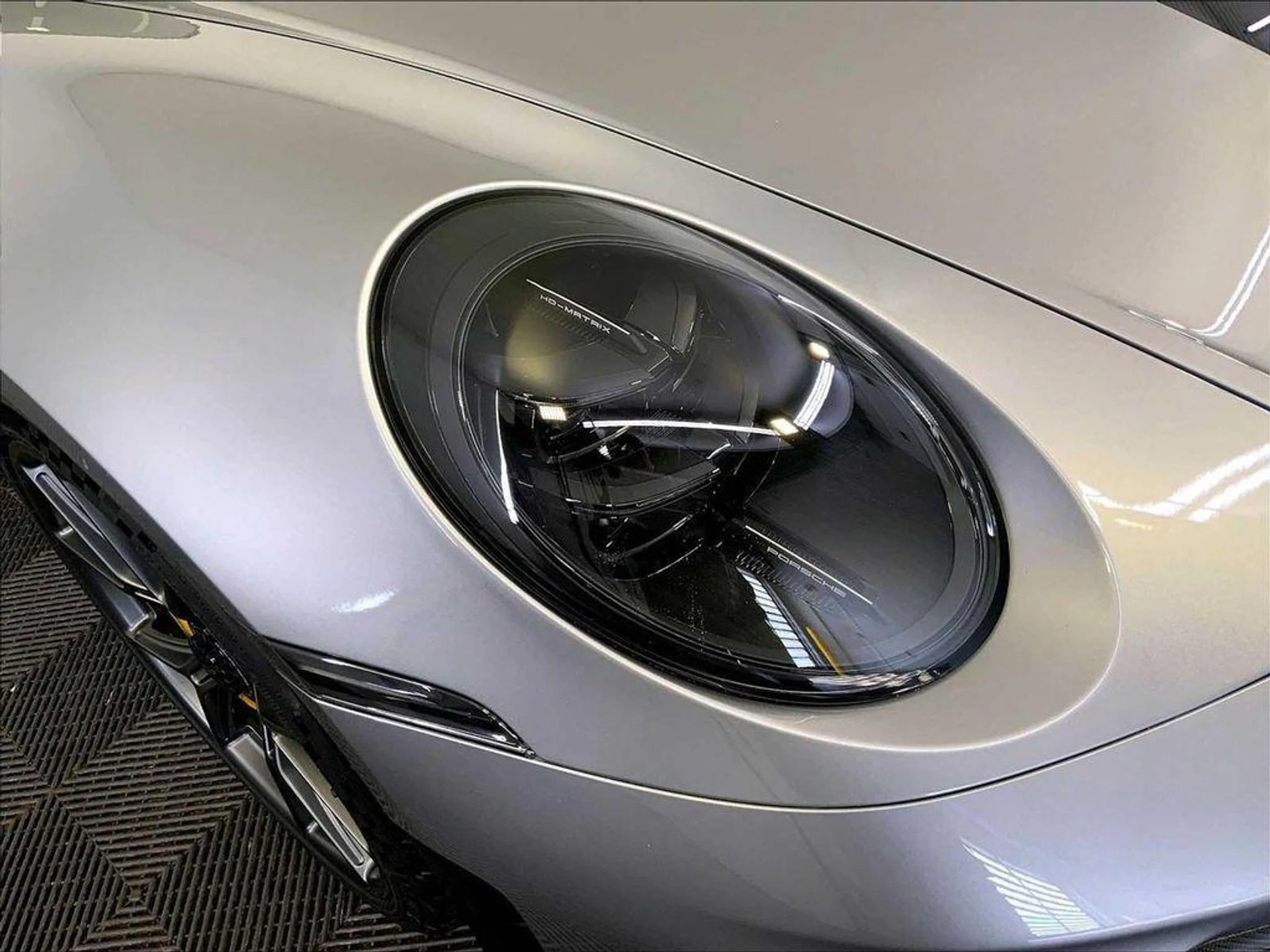 mph011_2872379115_p_T9_l1_L_Zx89_HYM_Rc_Kv_G9n_AB_Us_NQ_6ba21a88fc