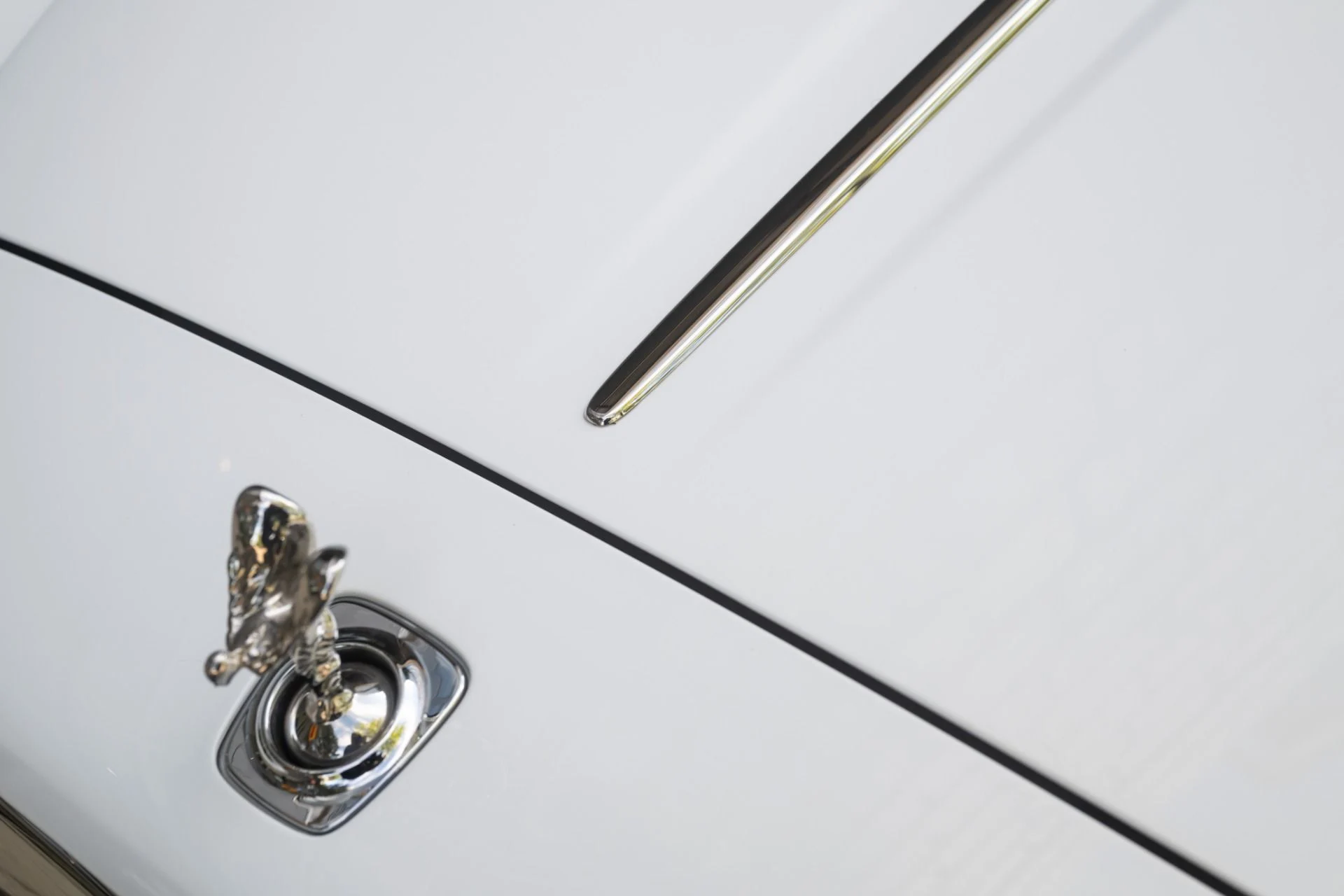 mph011_2873192488_Used_2018_Rolls_Royce_Dawn_1793292537_057a8403ab