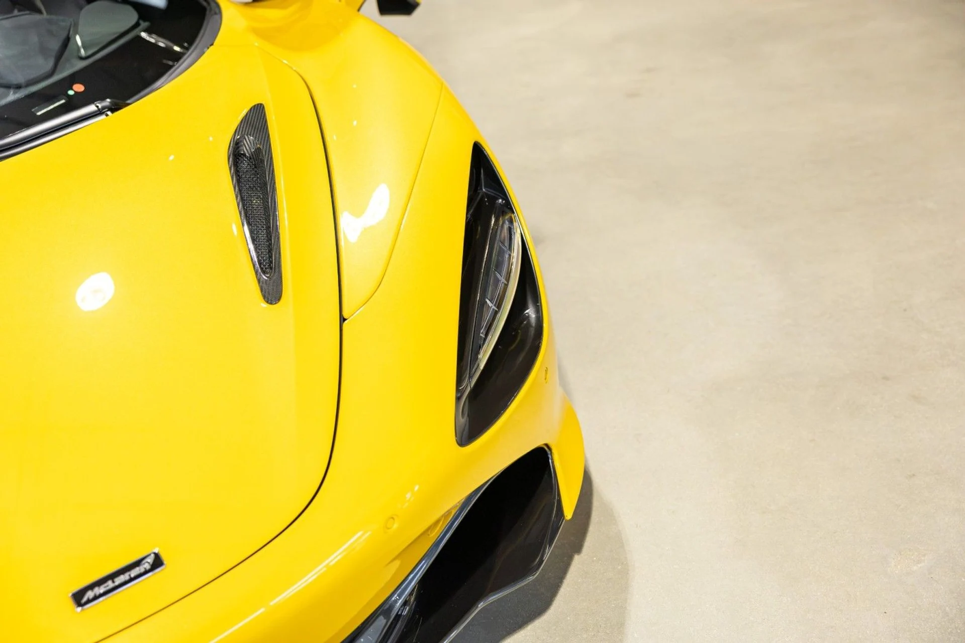 mph011_2875303655_v_Q_bf8b0ca06c