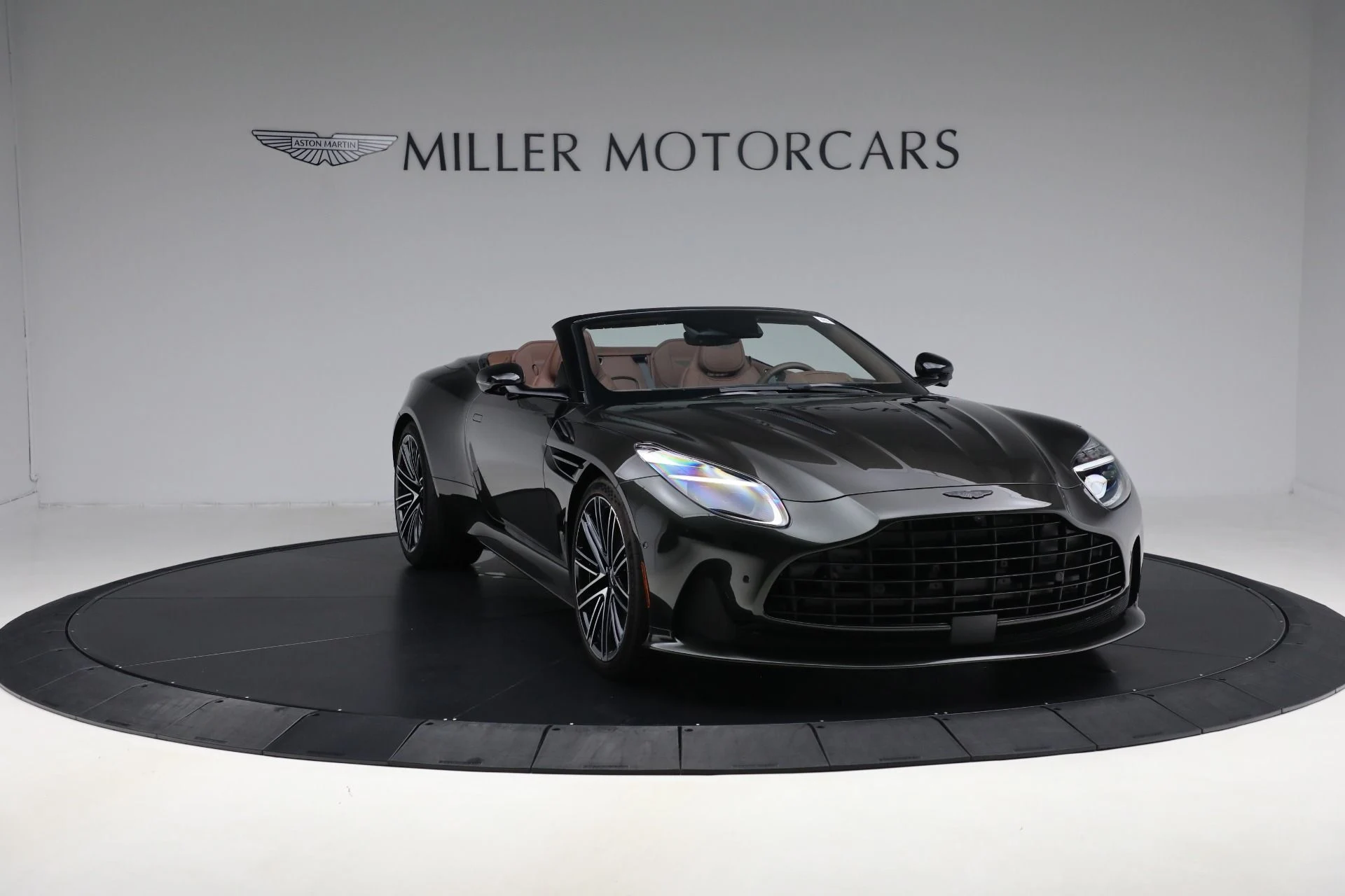 mph011_2877479902_Used_2024_Aston_Martin_DB_12_Volante_b34b34ab7e
