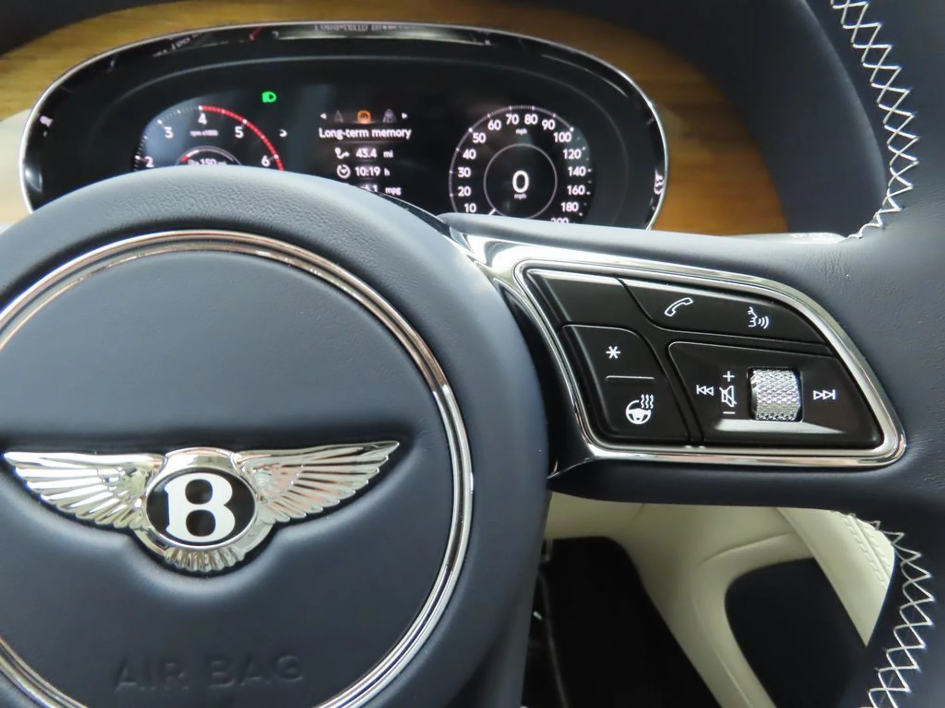 mph011_287855065_new_2025_bentley_bentayga_v8awd_8119_22909990_12_1024_da0ea6b198