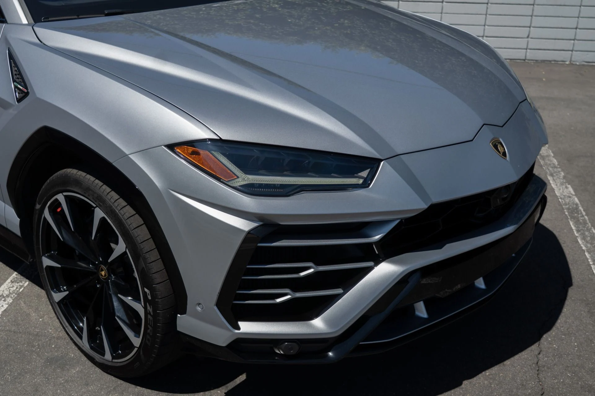 mph011_2882683504_Used_2019_Lamborghini_Urus_1755558842_3974935aaa