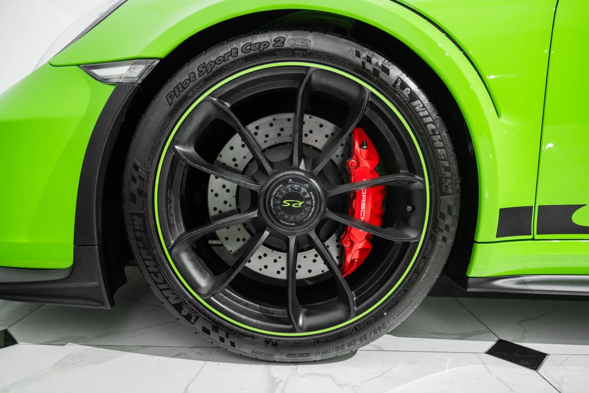 mph011_2885169338_Used_2019_Porsche_911_GT_3_RS_1761058034_28144fddda