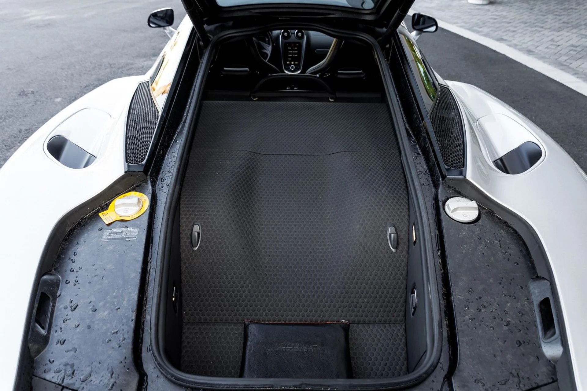 mph011_2893090716_632_p12_l_7a10561639