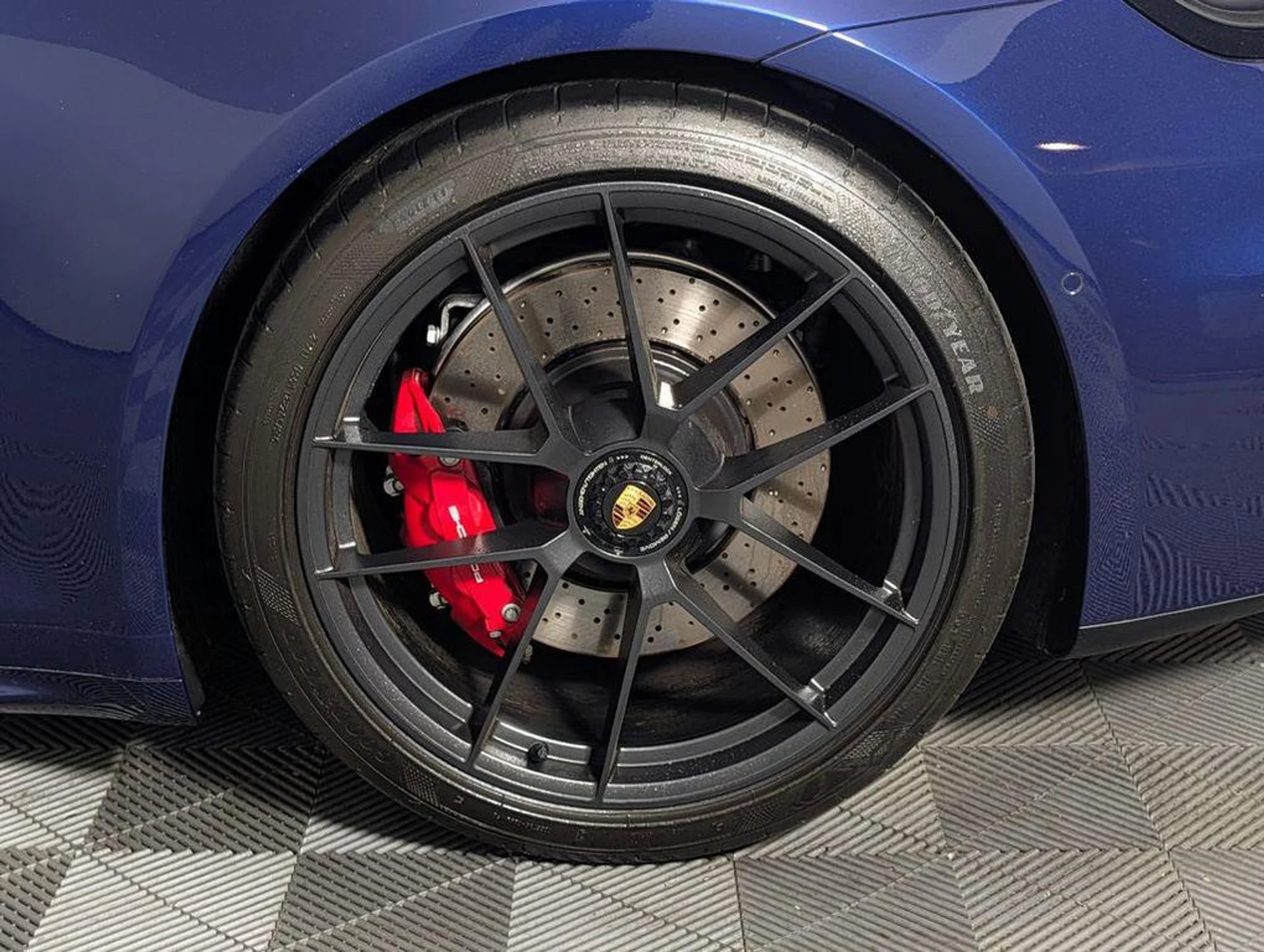 mph011_289755206_x_T79m_Pt9_Cq9rkq_P_Kcqv_B_Wa_Edg_Ms_b1dba15644