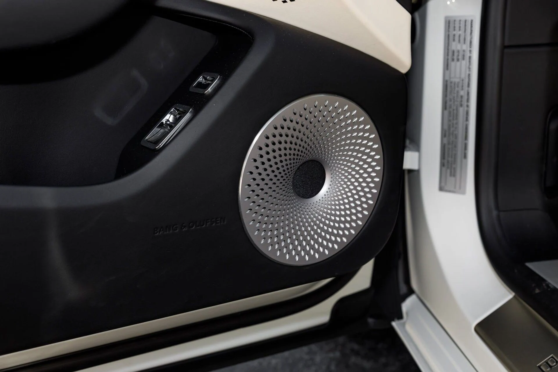 mph011_2899098942_f387789e49bbb48859ca8c8c011988c9x_9702f65b8b