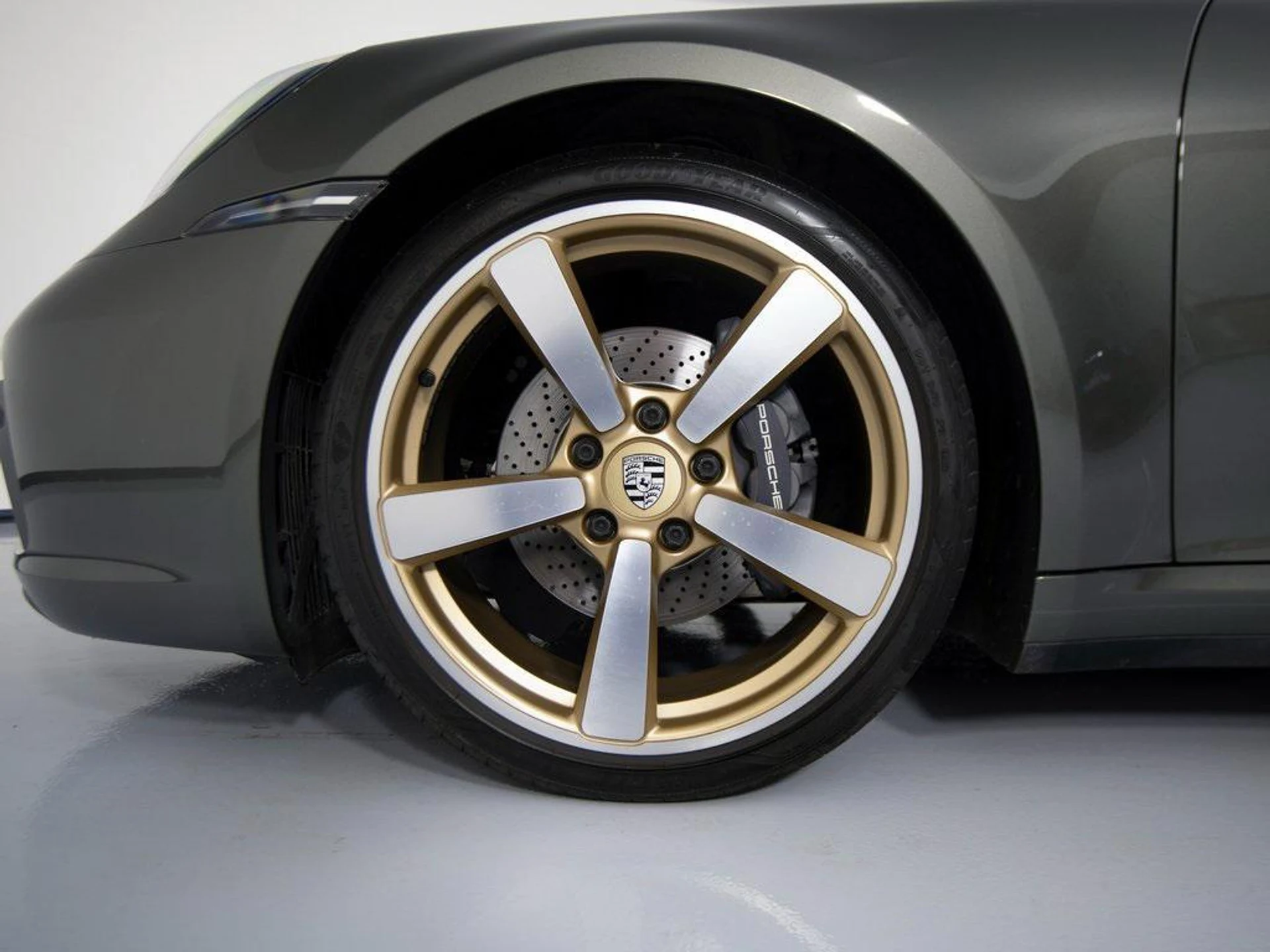 mph011_2903369260_hym_GLVH_Vfn0z_pc1_Yvg0gqj_A_YE_2129aff7fe