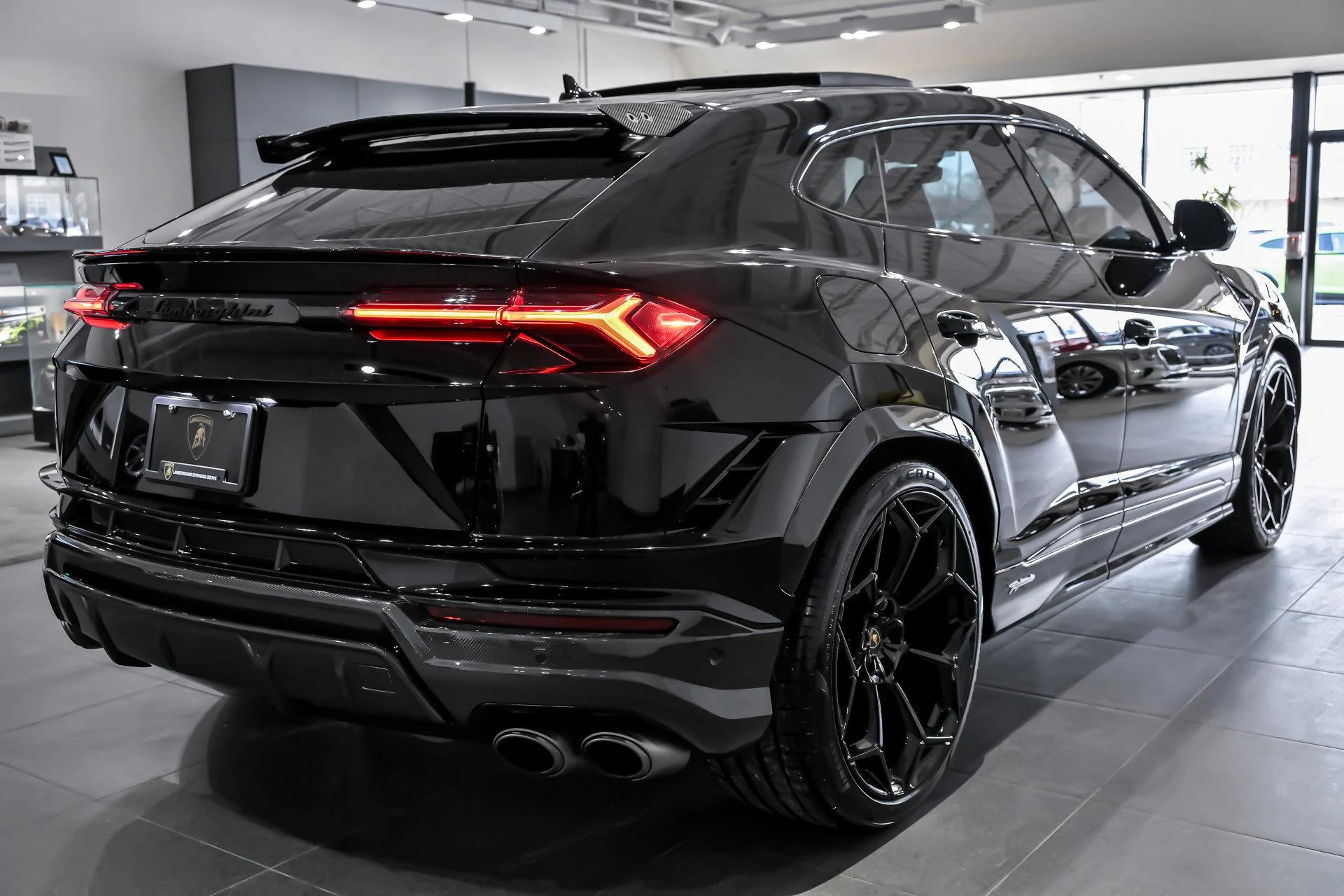 mph011_2906614708_Used_2023_Lamborghini_Urus_Performante_1765794837_0a0bb19e12