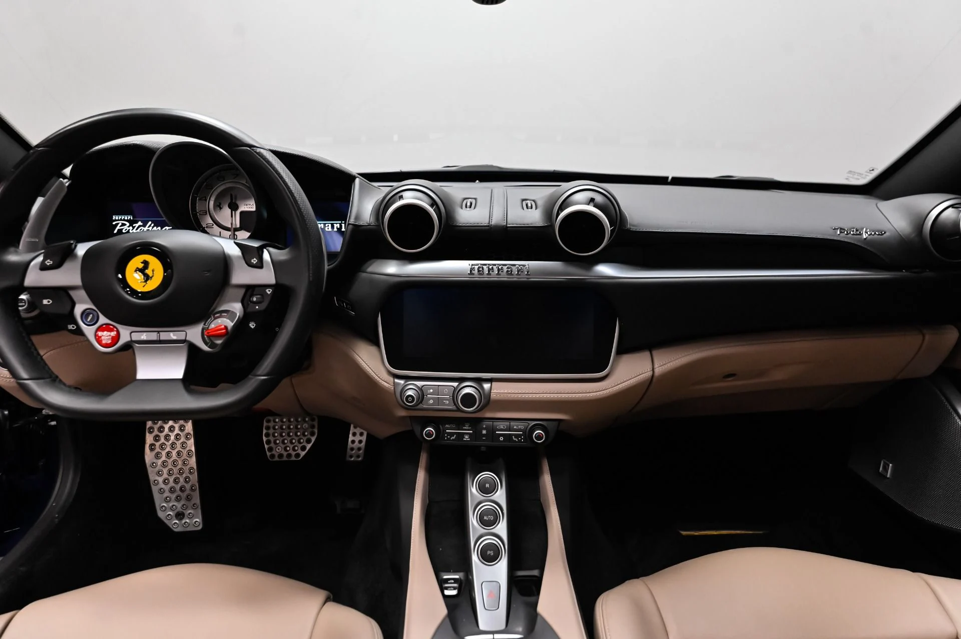 mph011_2906994421_Used_2019_Ferrari_Portofino_Base_1790278406_01cbd8bbde