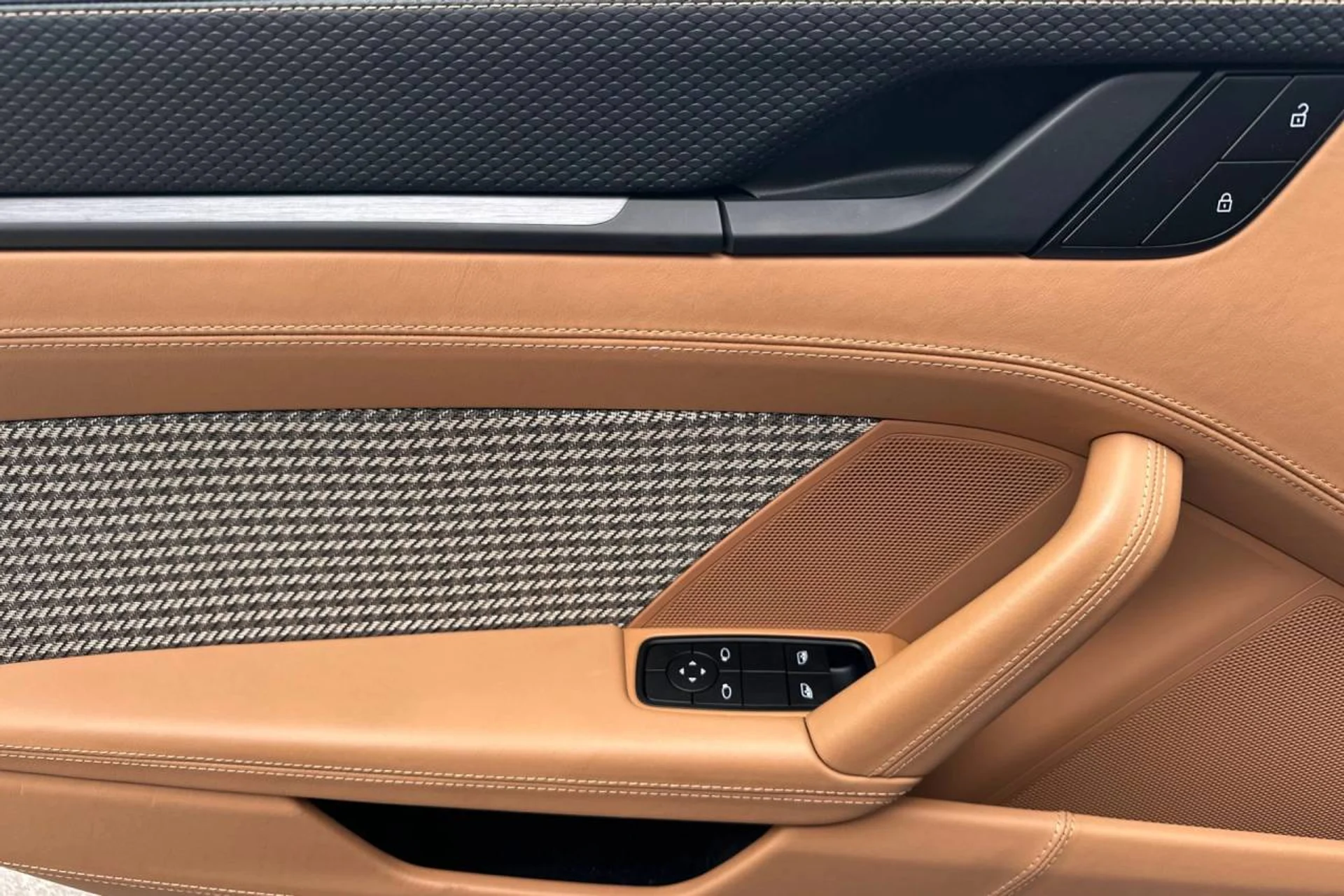 mph011_2908437237_1280_b129cc268d