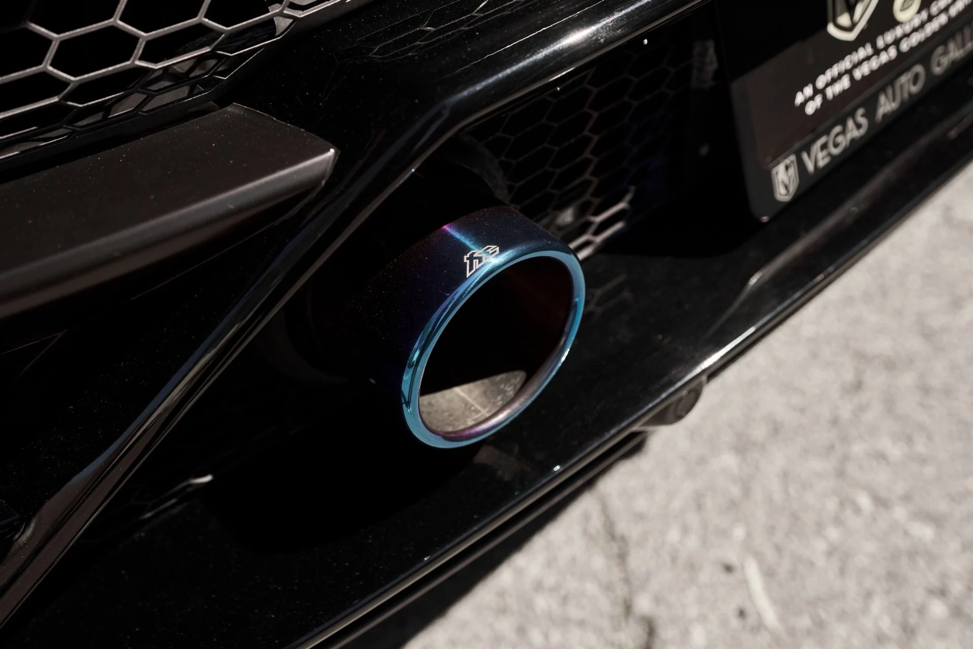 mph011_2909132301_Used_2021_Lamborghini_Huracan_EVO_Base_1758314624_71b5409d72