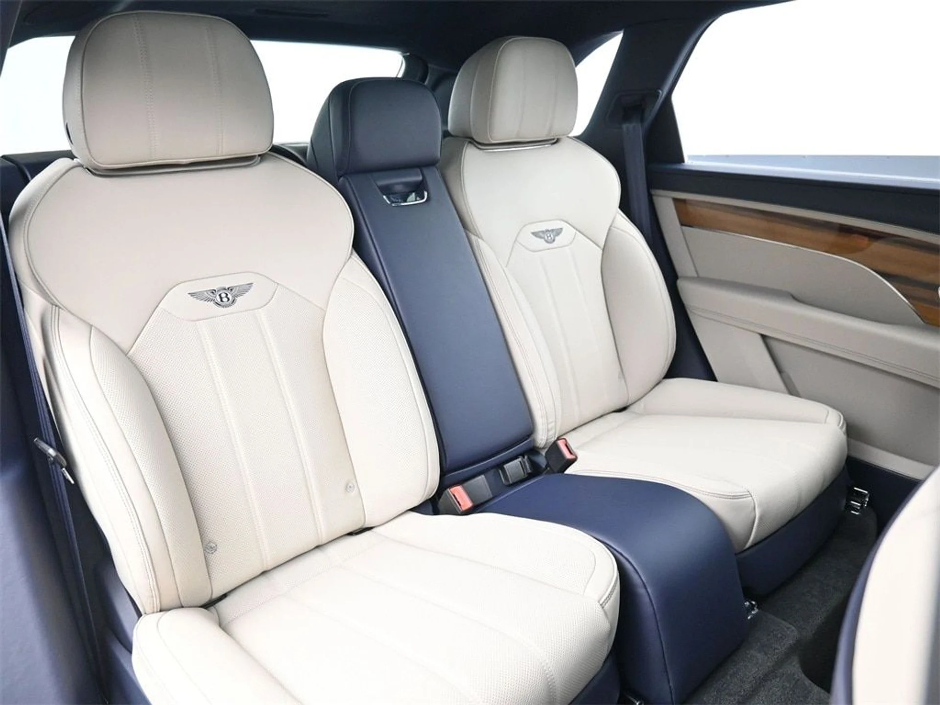 mph011_2910846173_386062a07dfbf4c6f0e2d978ccc24077x_59fa81e5c7