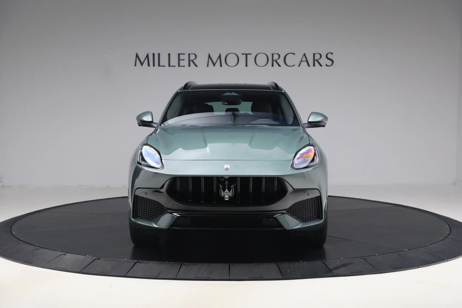 mph011_2914470668_New_2027_Maserati_Grecale_Modena_V6_1791465926_009bcbb9bf